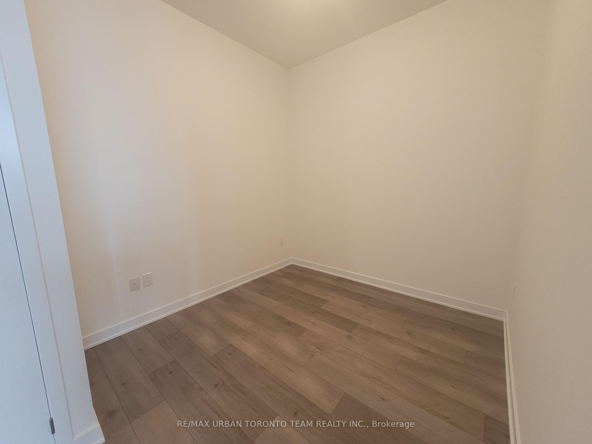 Photo 11 of Unit 208, 10 Honeycrisp Crescent, Vaughan, Vaughan Corporate Centre — HOMEH