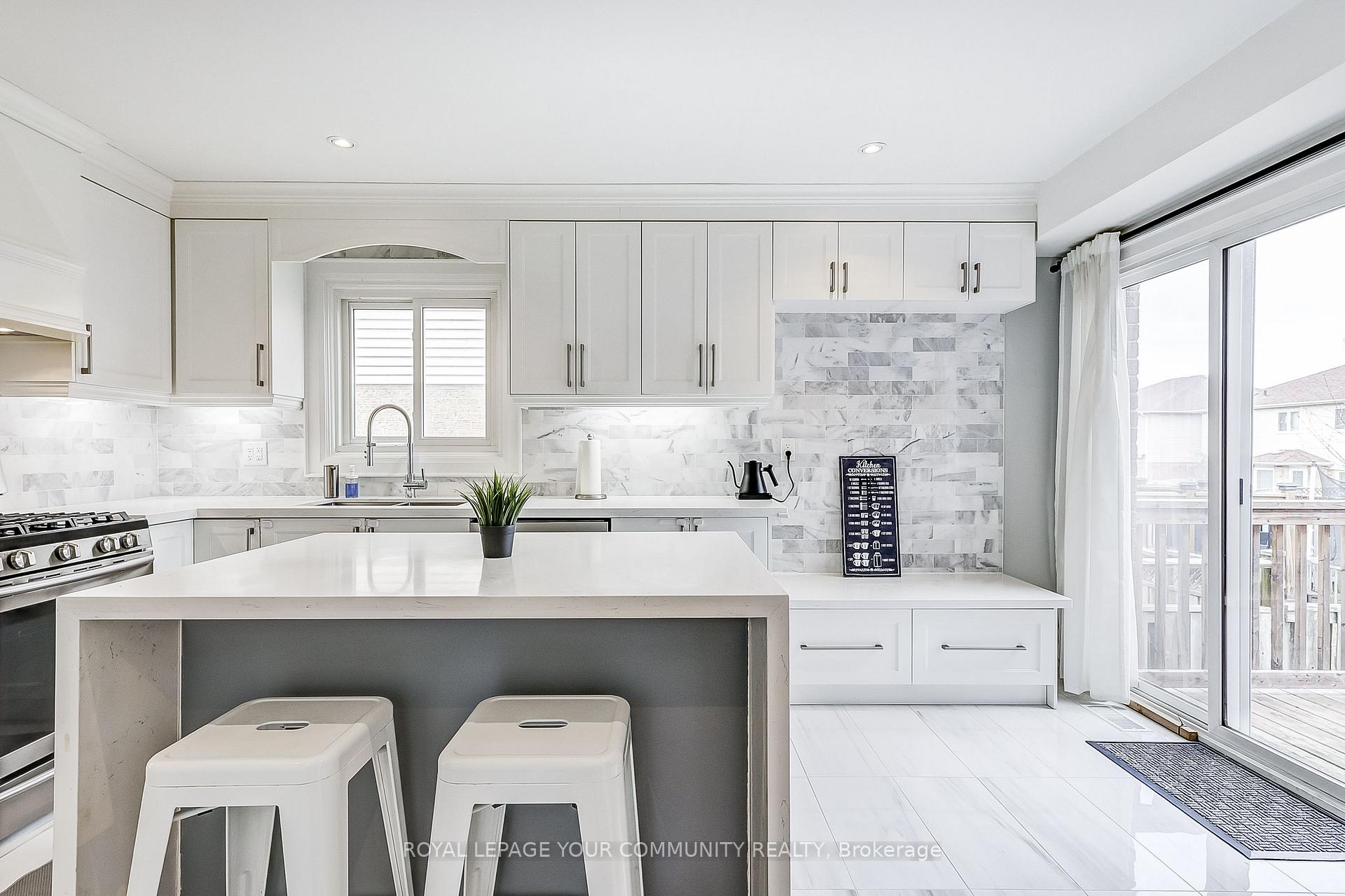 Photo 15 of 27 Cornwall Drive, Ajax, Central — HOMEH