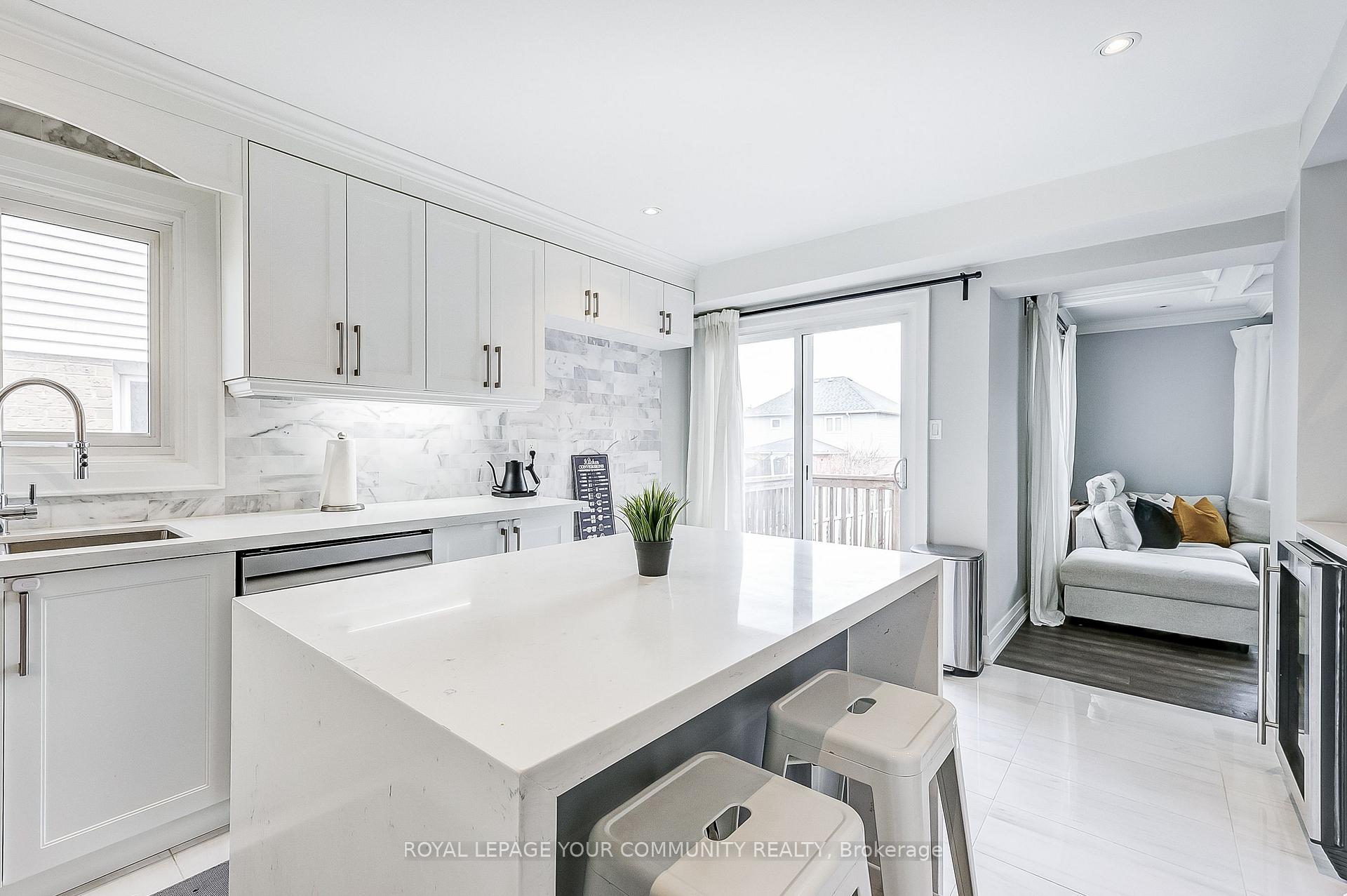 Photo 16 of 27 Cornwall Drive, Ajax, Central — HOMEH