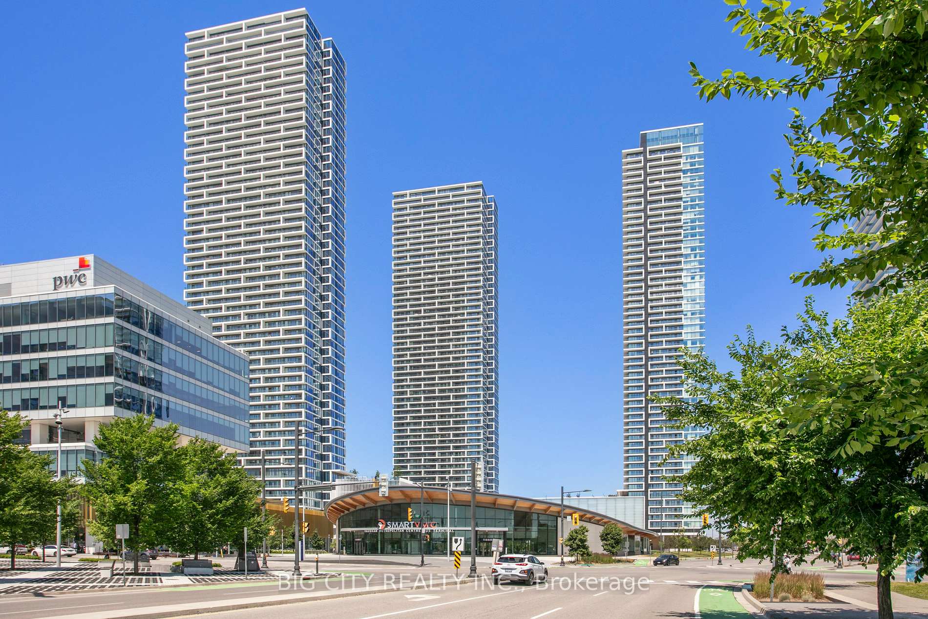 Front of Unit 1210, 898 Portage Parkway