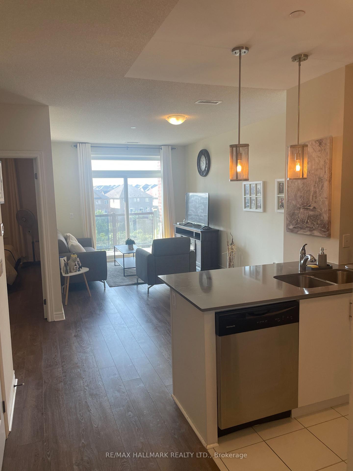 Photo 6 of Unit 311, 7325 Markham Road, Markham, Cedarwood — HOMEH