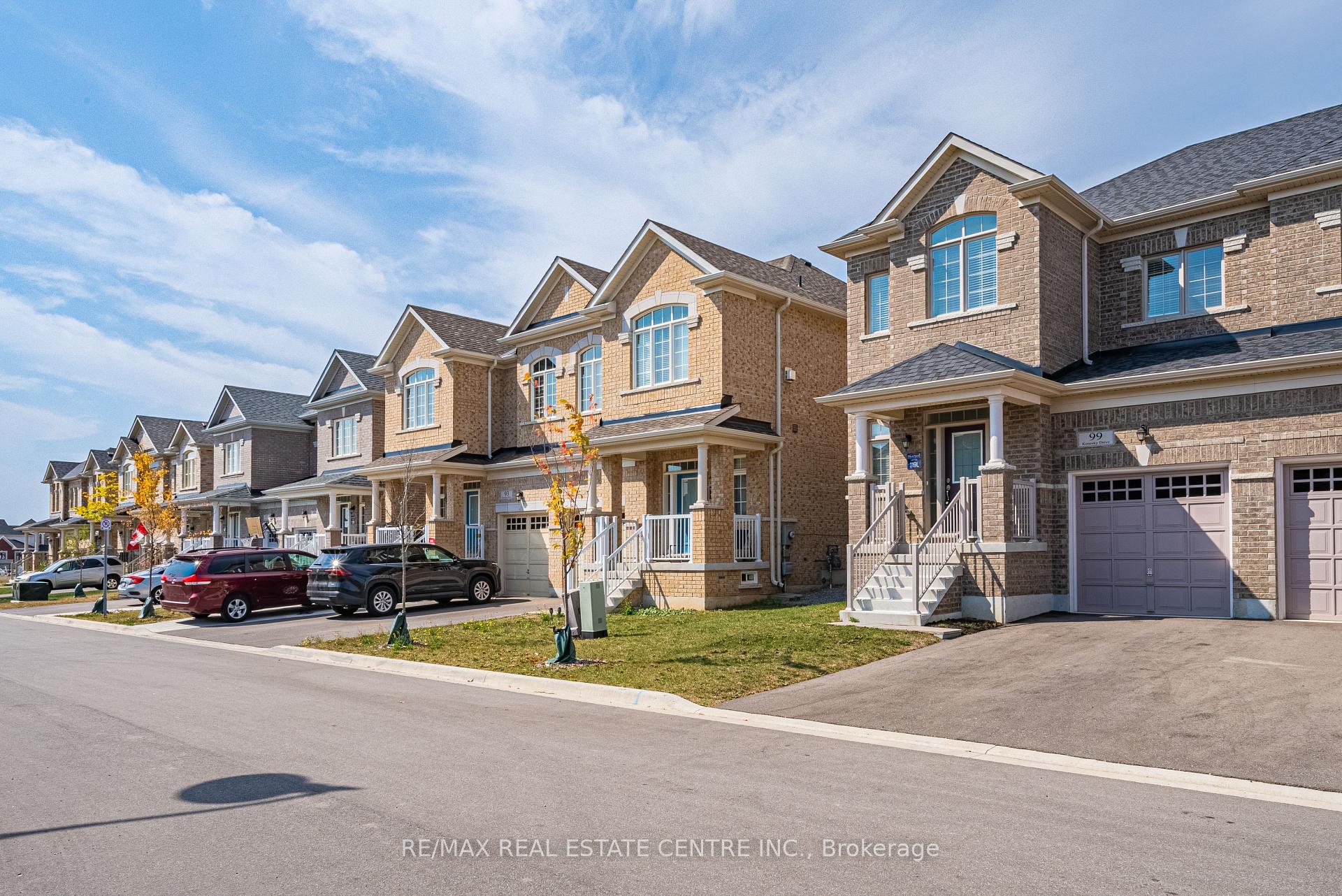 Photo 3 of 95 Kenesky Drive, Hamilton, Waterdown — HOMEH
