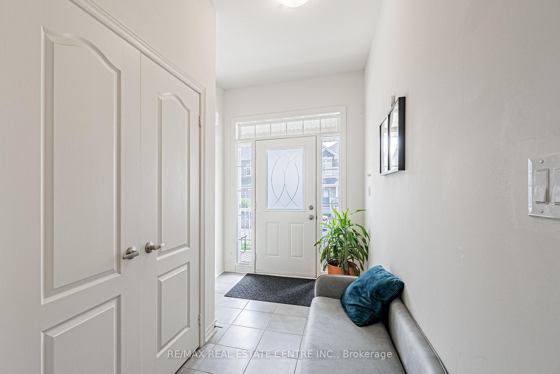 Photo 5 of 95 Kenesky Drive, Hamilton, Waterdown — HOMEH