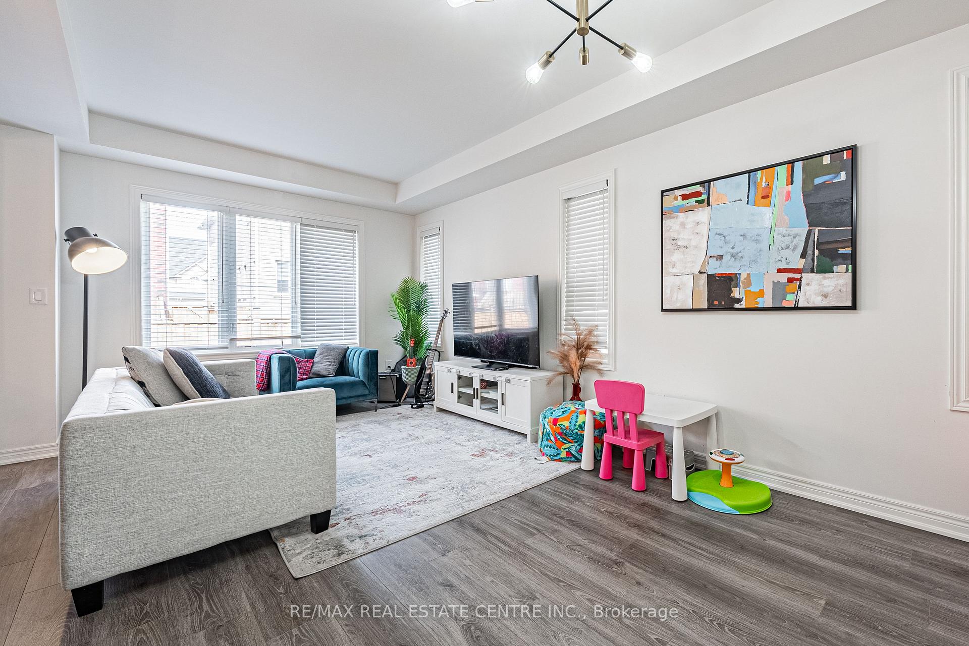 Photo 8 of 95 Kenesky Drive, Hamilton, Waterdown — HOMEH