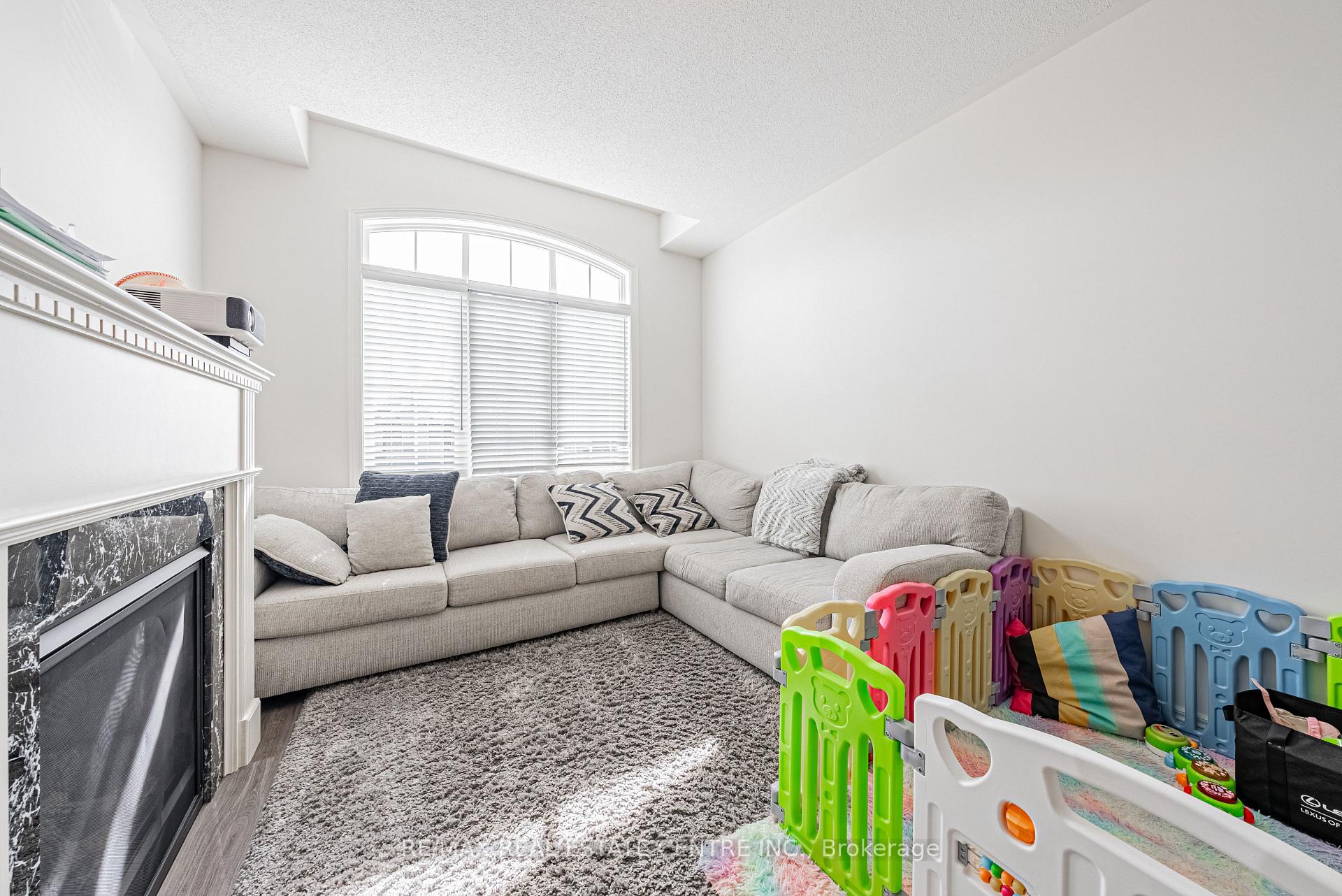 Photo 10 of 95 Kenesky Drive, Hamilton, Waterdown — HOMEH