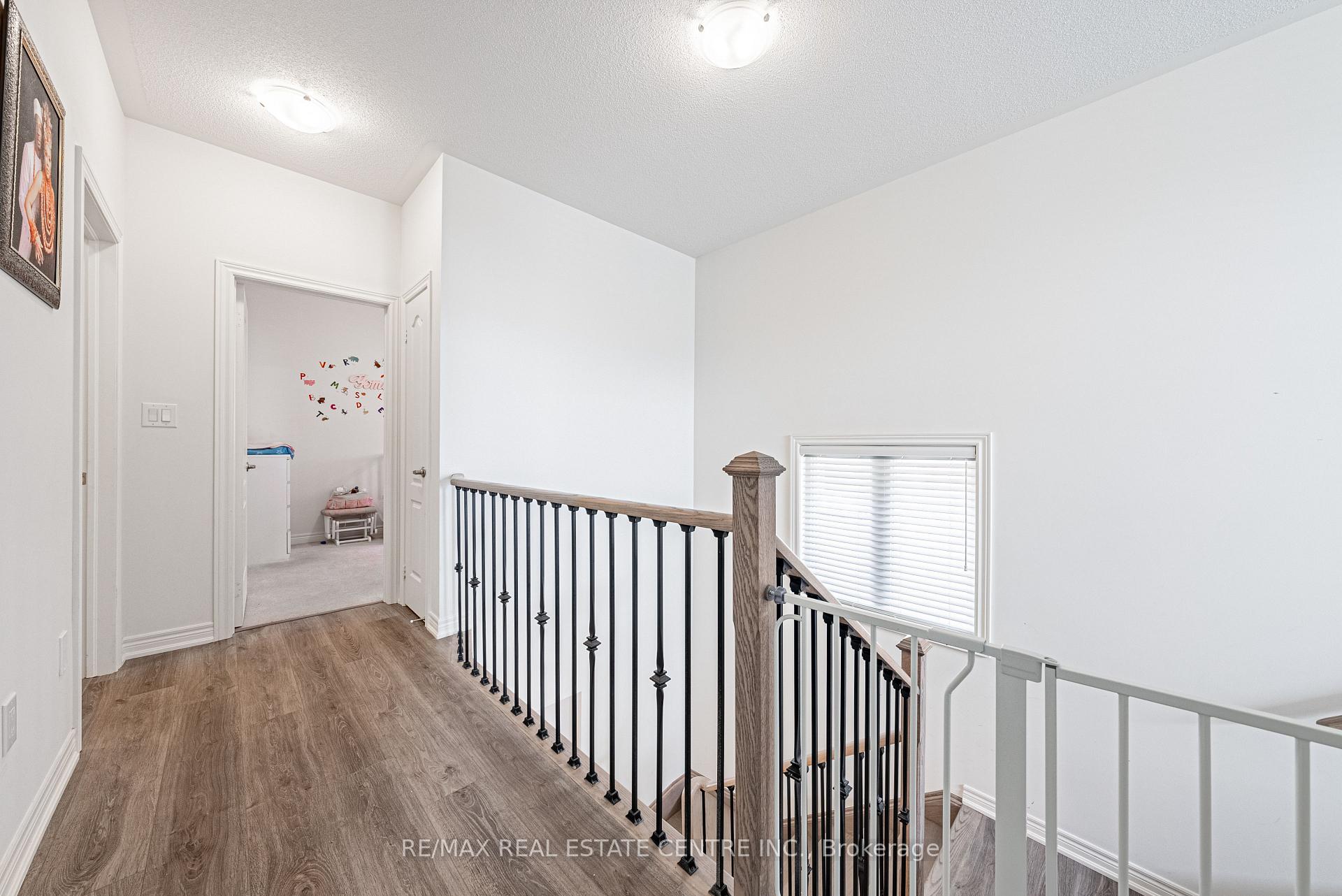 Photo 19 of 95 Kenesky Drive, Hamilton, Waterdown — HOMEH