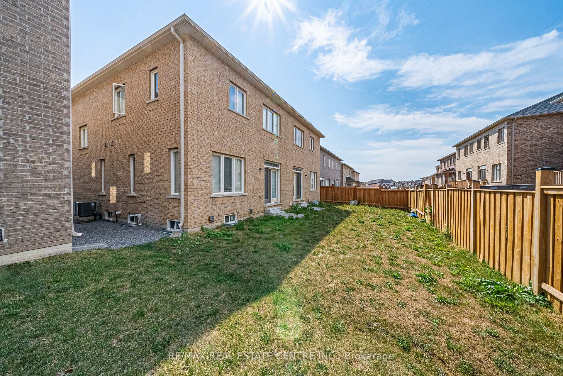 Photo 35 of 95 Kenesky Drive, Hamilton, Waterdown — HOMEH