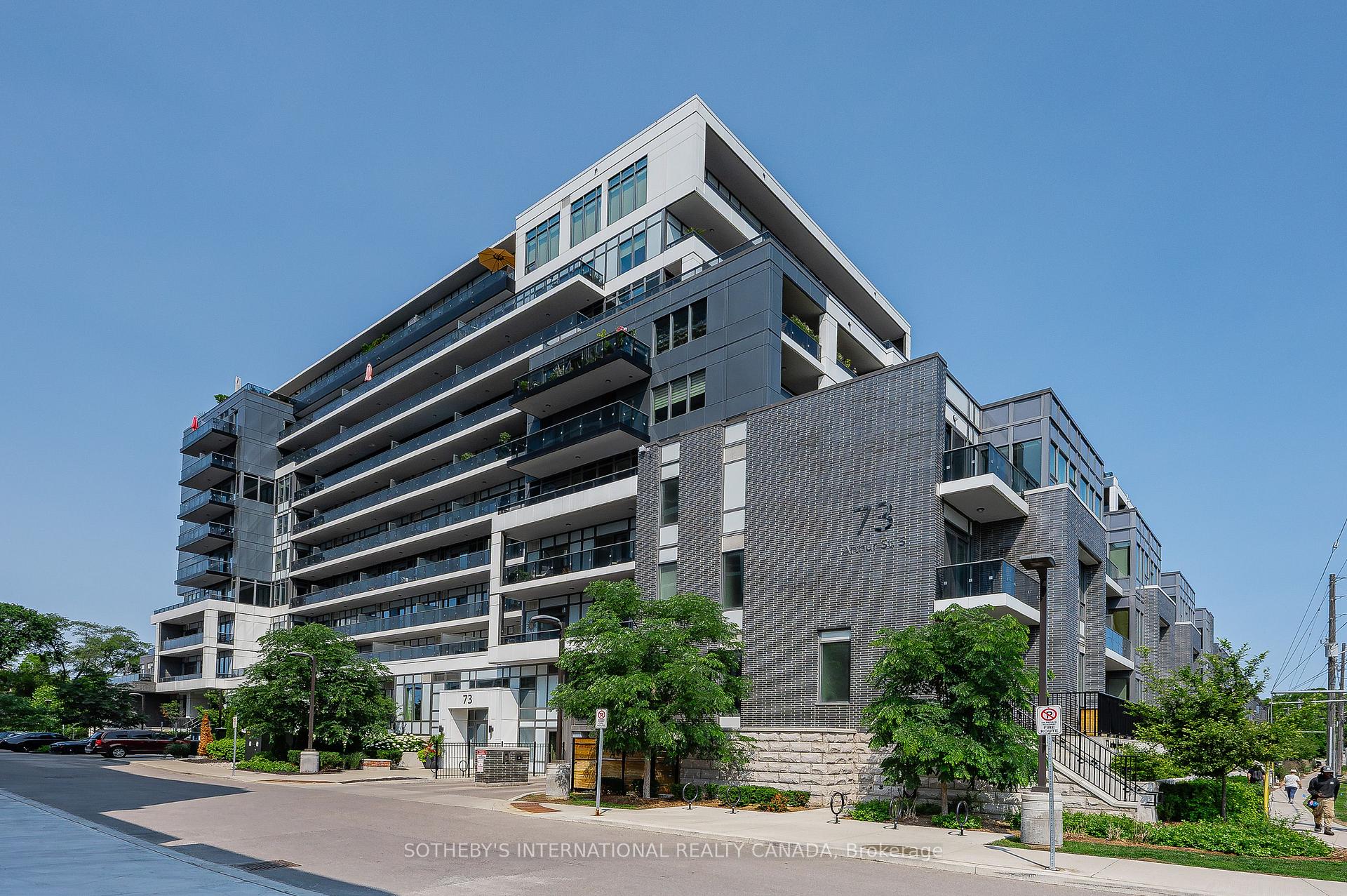 Front of Unit 612, 73 Arthur Street