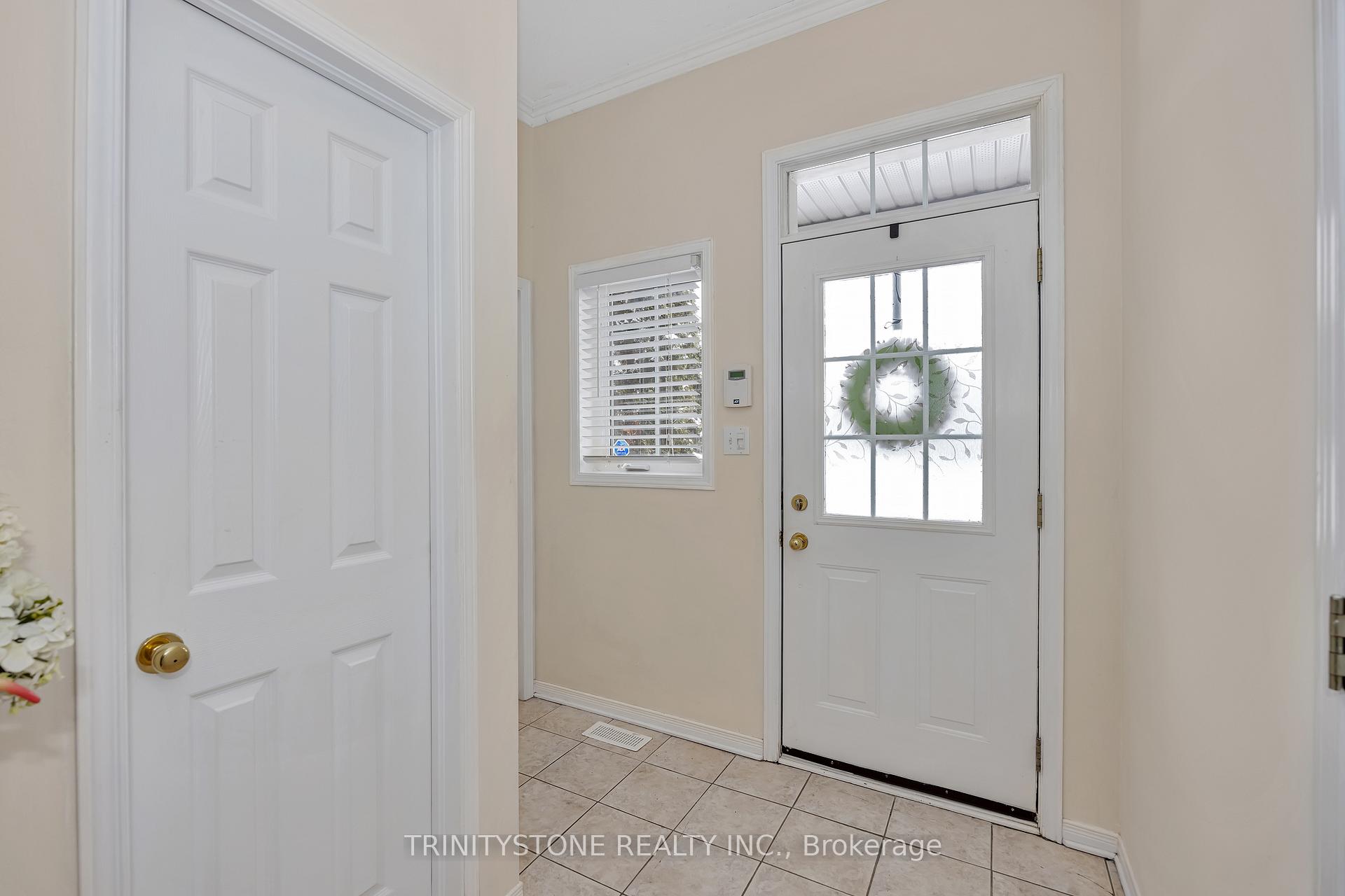 Photo 4 of 5 Laumann Court, Ottawa, Stittsville (Central) — HOMEH