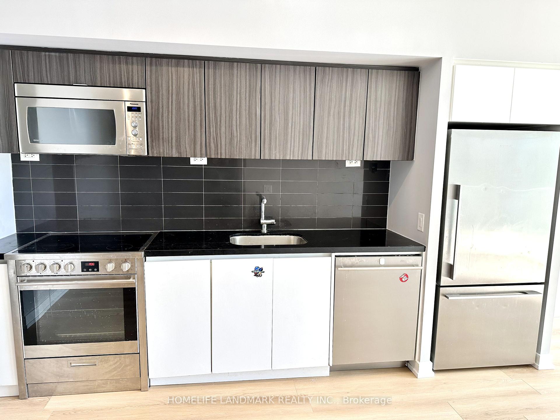 Front of Unit 703, 85 Queens Wharf Road