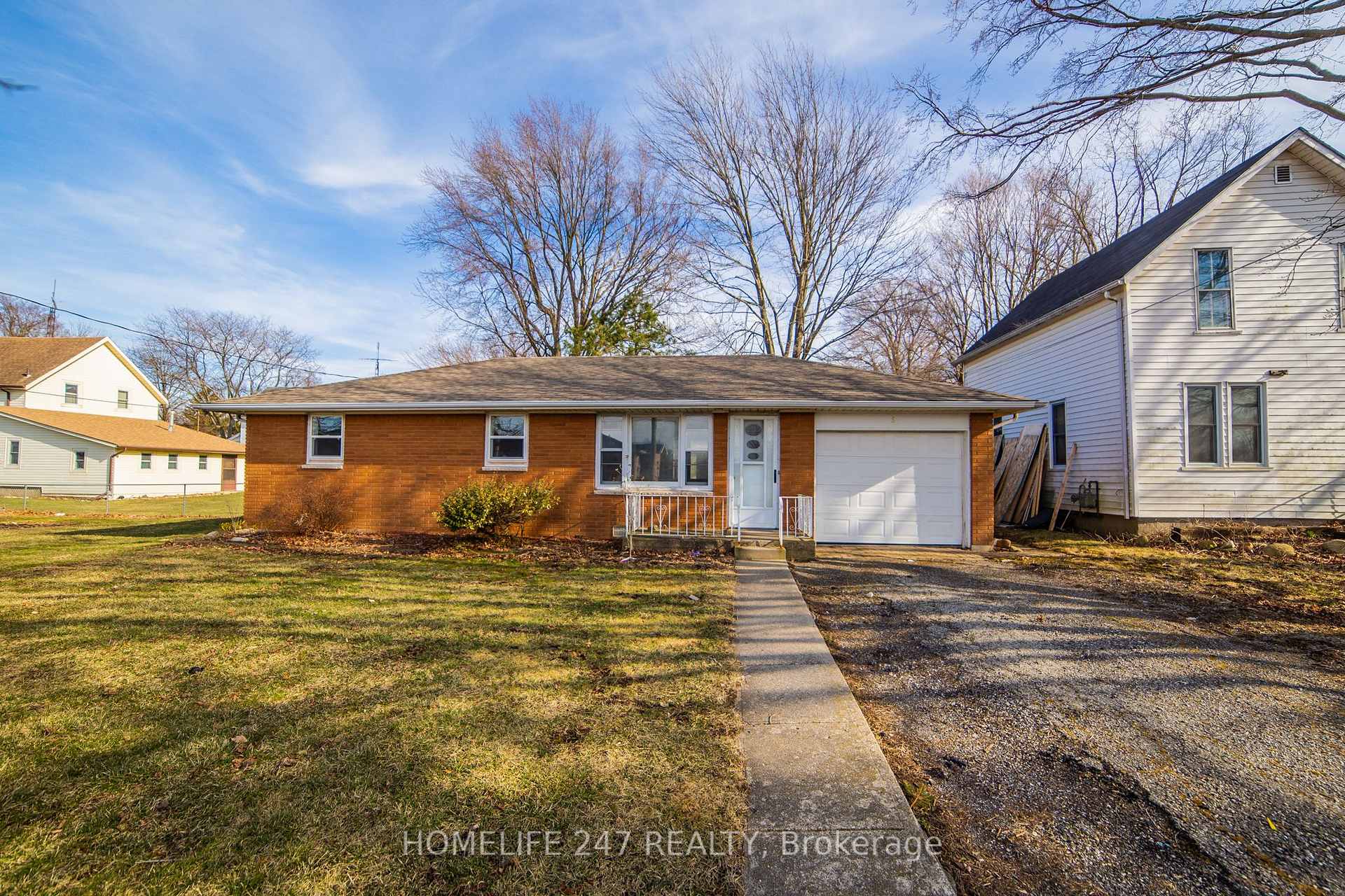 Photo 2 of 6 James Street, Chatham-Kent, Ridgetown — HOMEH