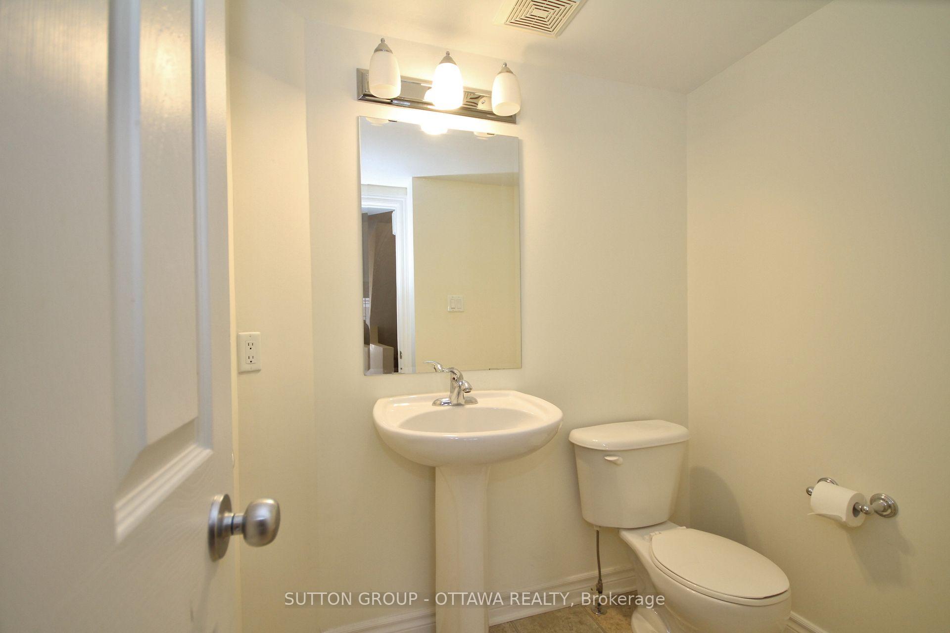 Photo 5 of Unit 33, 261 Paseo, Ottawa, Centrepointe — HOMEH