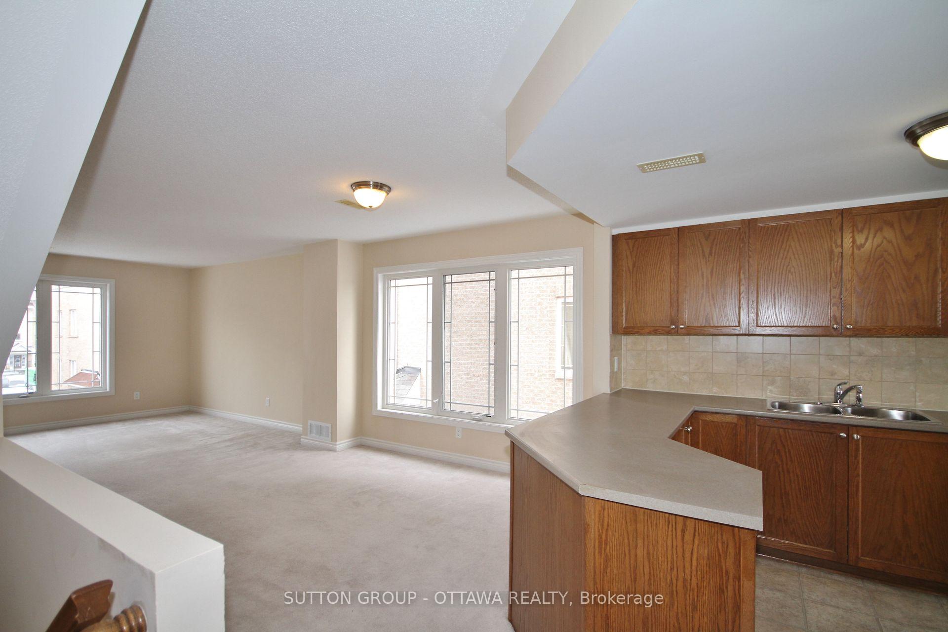 Photo 6 of Unit 33, 261 Paseo, Ottawa, Centrepointe — HOMEH