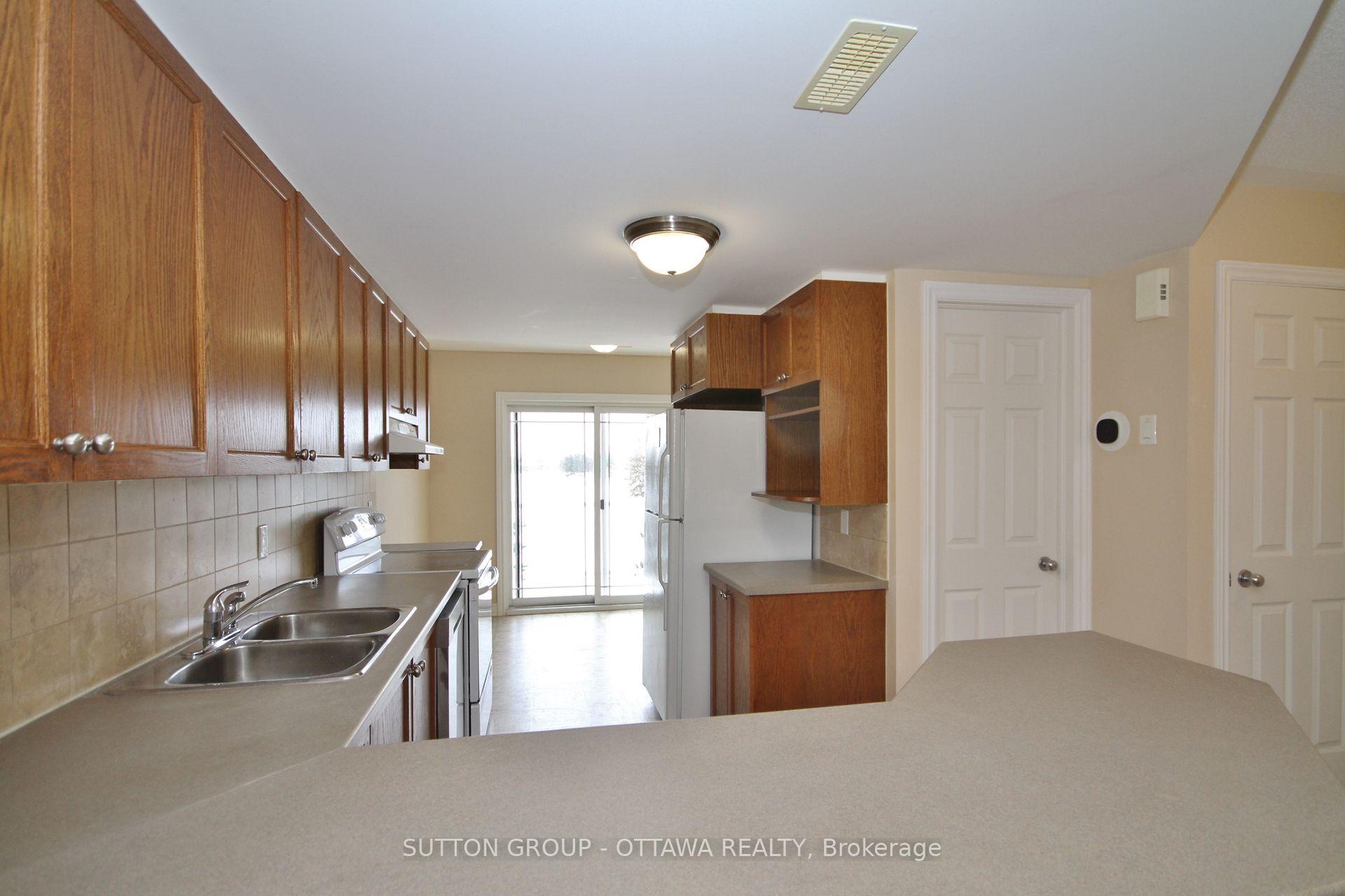 Photo 10 of Unit 33, 261 Paseo, Ottawa, Centrepointe — HOMEH