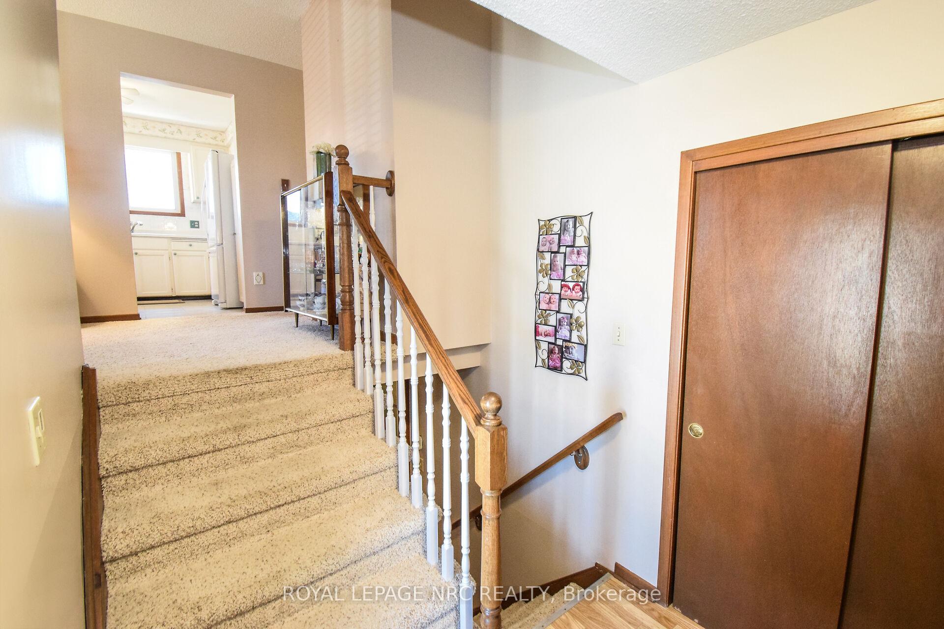 Photo 23 of 37 Rochelle Drive, St. Catharines, Bunting/Linwell — HOMEH