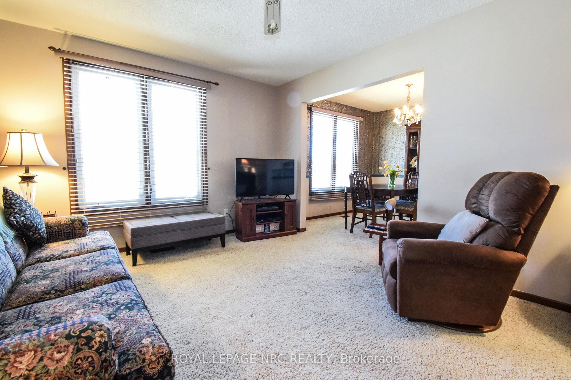 Photo 26 of 37 Rochelle Drive, St. Catharines, Bunting/Linwell — HOMEH