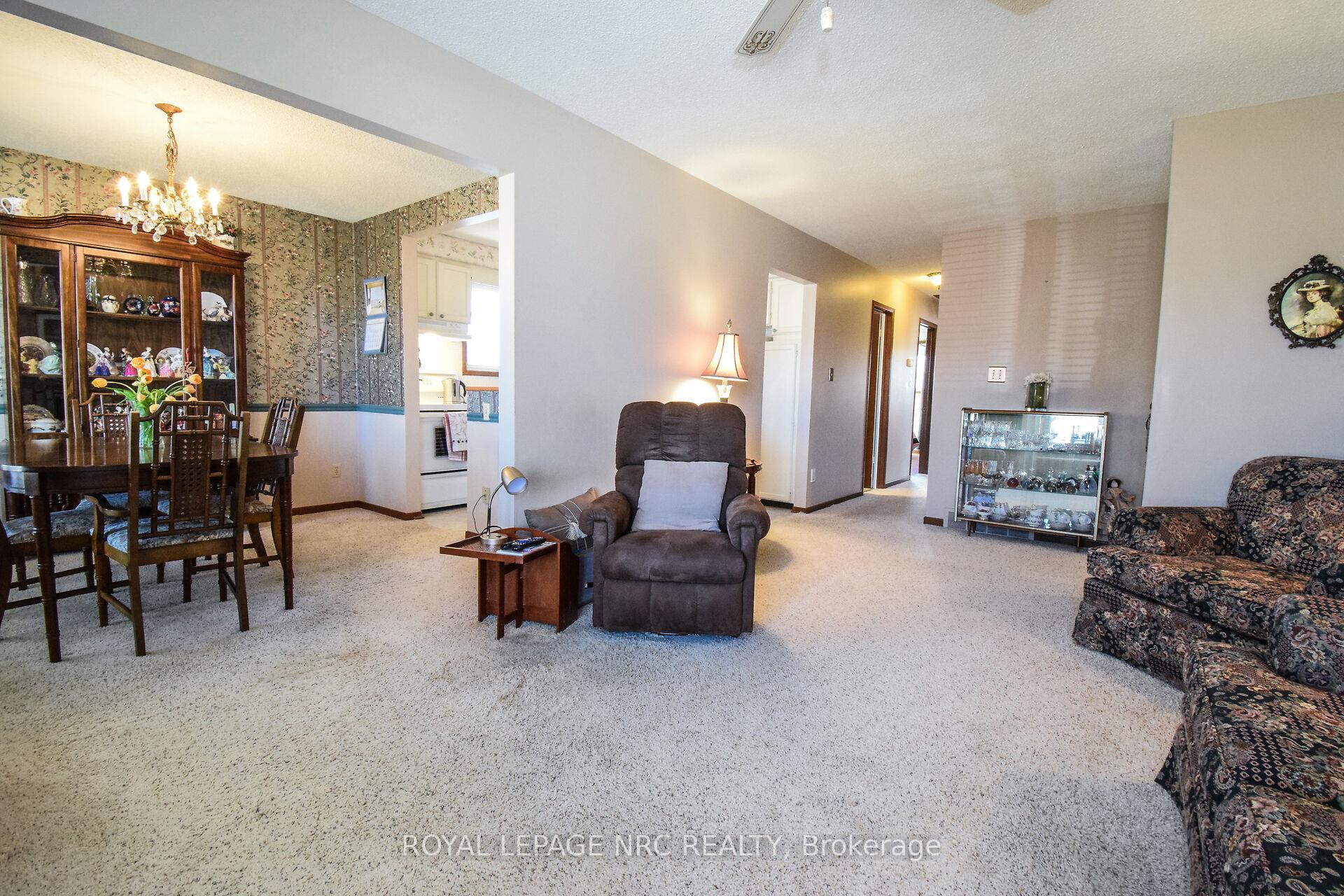 Photo 27 of 37 Rochelle Drive, St. Catharines, Bunting/Linwell — HOMEH