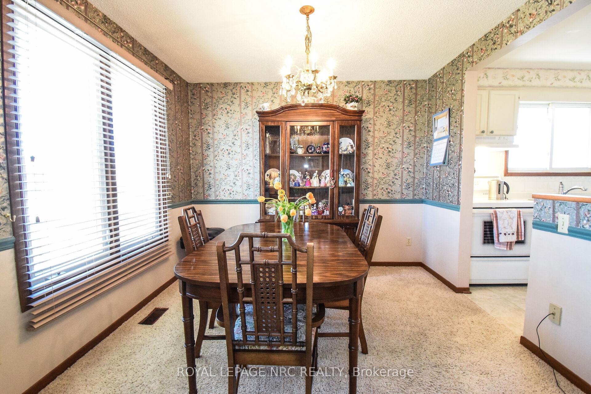 Photo 30 of 37 Rochelle Drive, St. Catharines, Bunting/Linwell — HOMEH