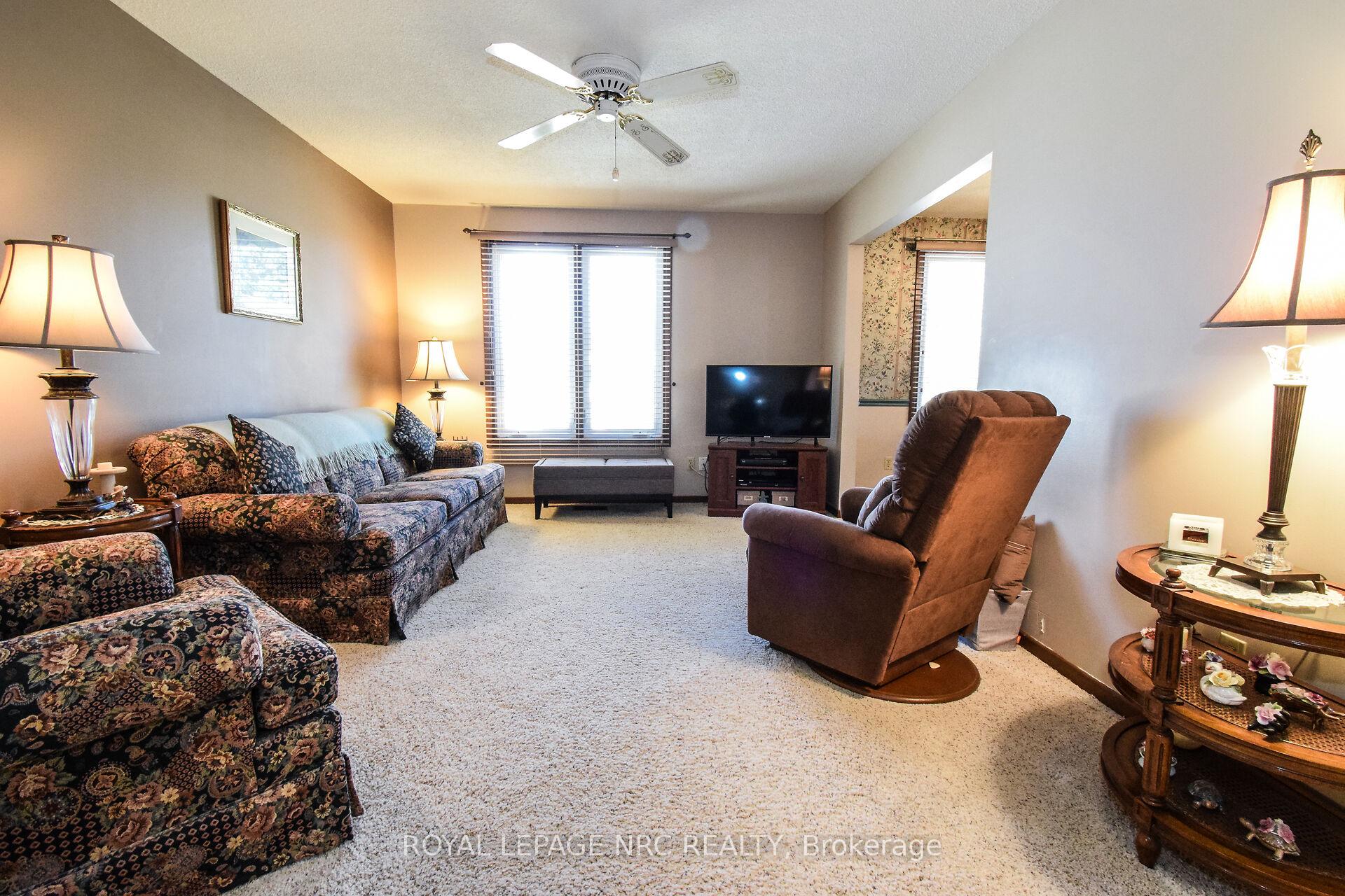 Photo 6 of 37 Rochelle Drive, St. Catharines, Bunting/Linwell — HOMEH