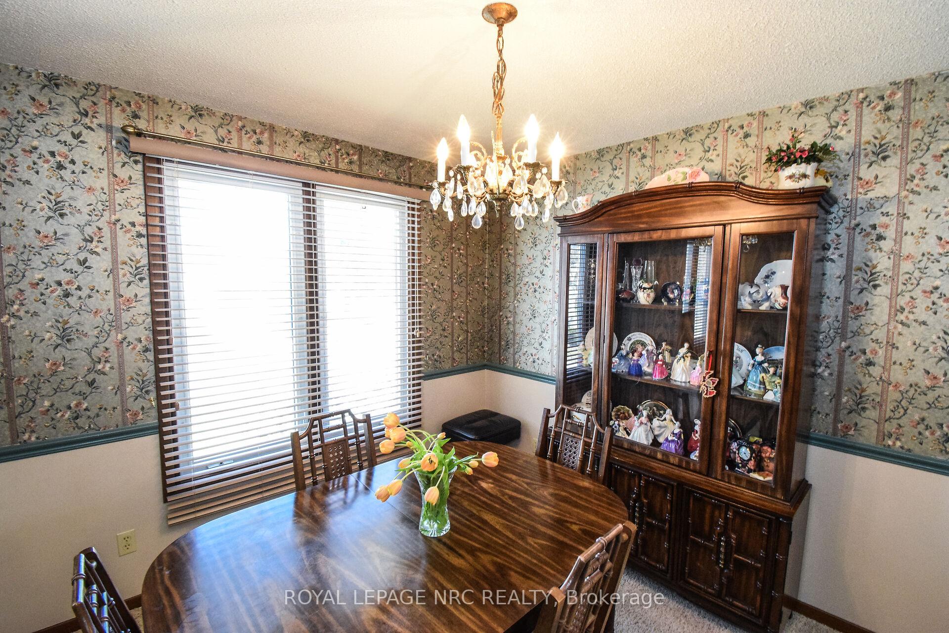 Photo 12 of 37 Rochelle Drive, St. Catharines, Bunting/Linwell — HOMEH