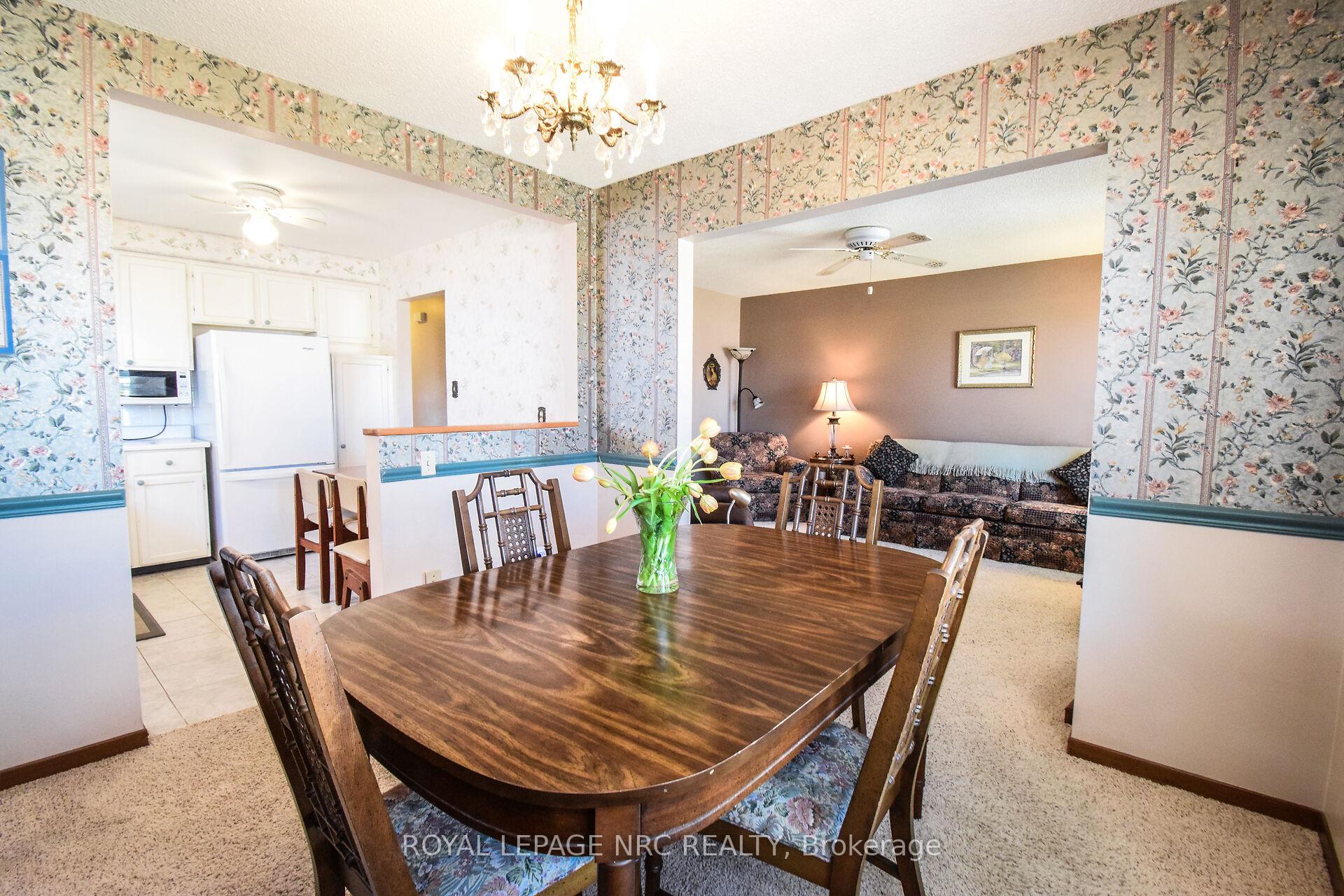 Photo 13 of 37 Rochelle Drive, St. Catharines, Bunting/Linwell — HOMEH