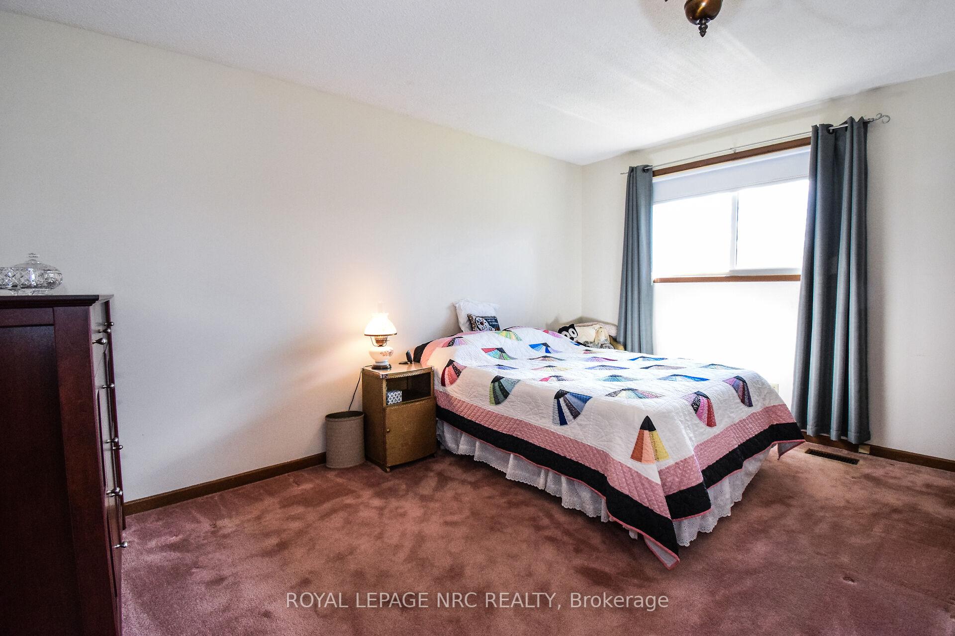 Photo 19 of 37 Rochelle Drive, St. Catharines, Bunting/Linwell — HOMEH