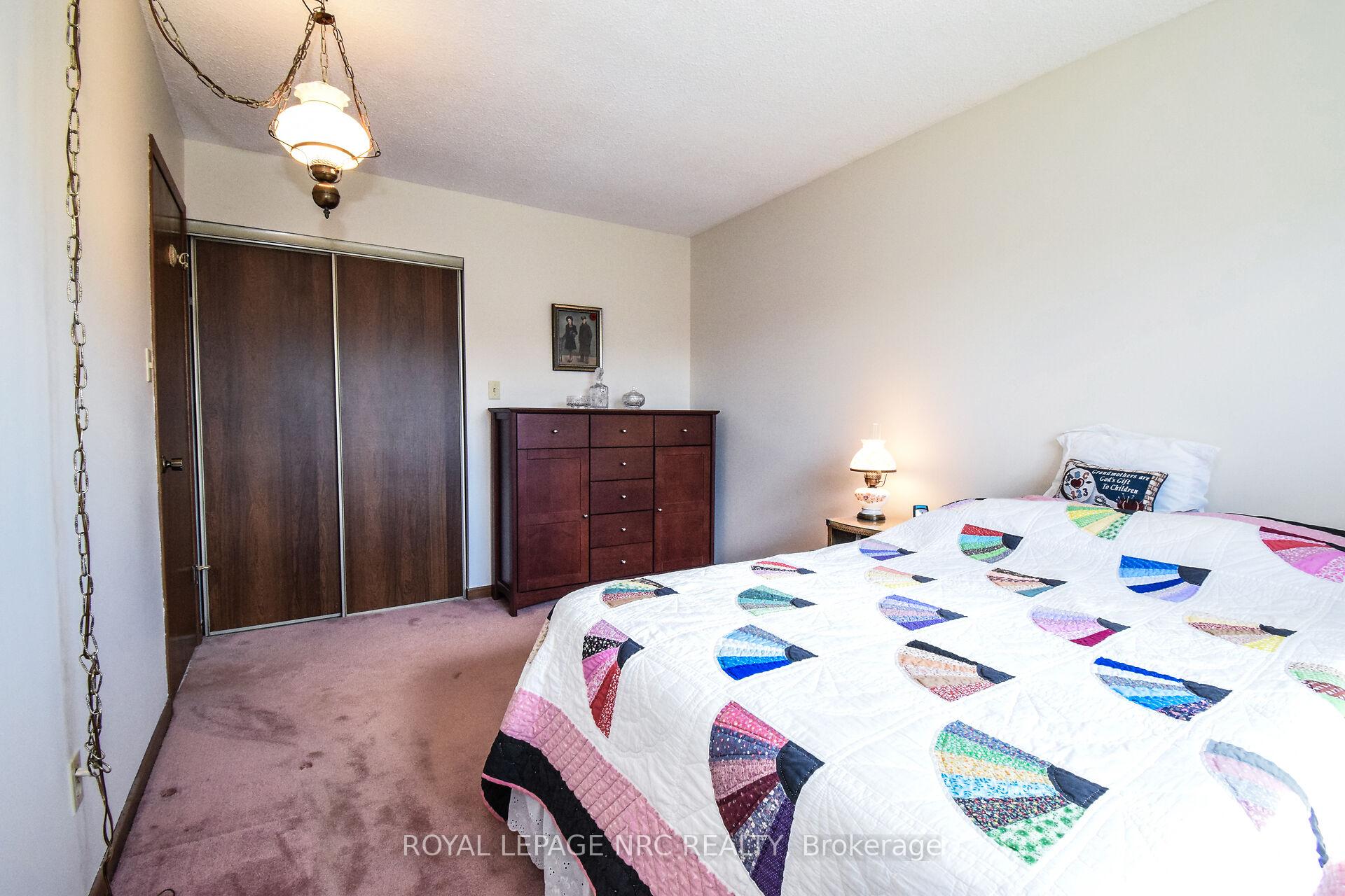 Photo 20 of 37 Rochelle Drive, St. Catharines, Bunting/Linwell — HOMEH