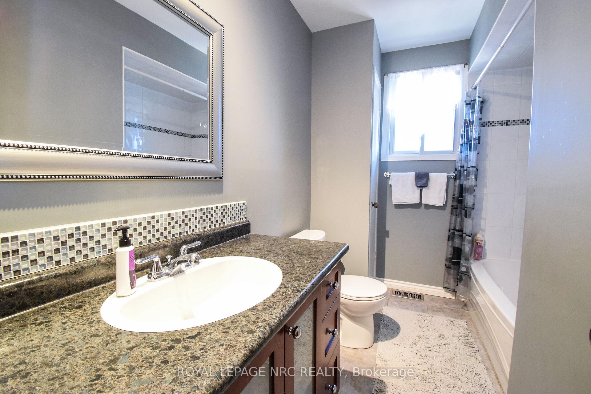 Photo 41 of 37 Rochelle Drive, St. Catharines, Bunting/Linwell — HOMEH