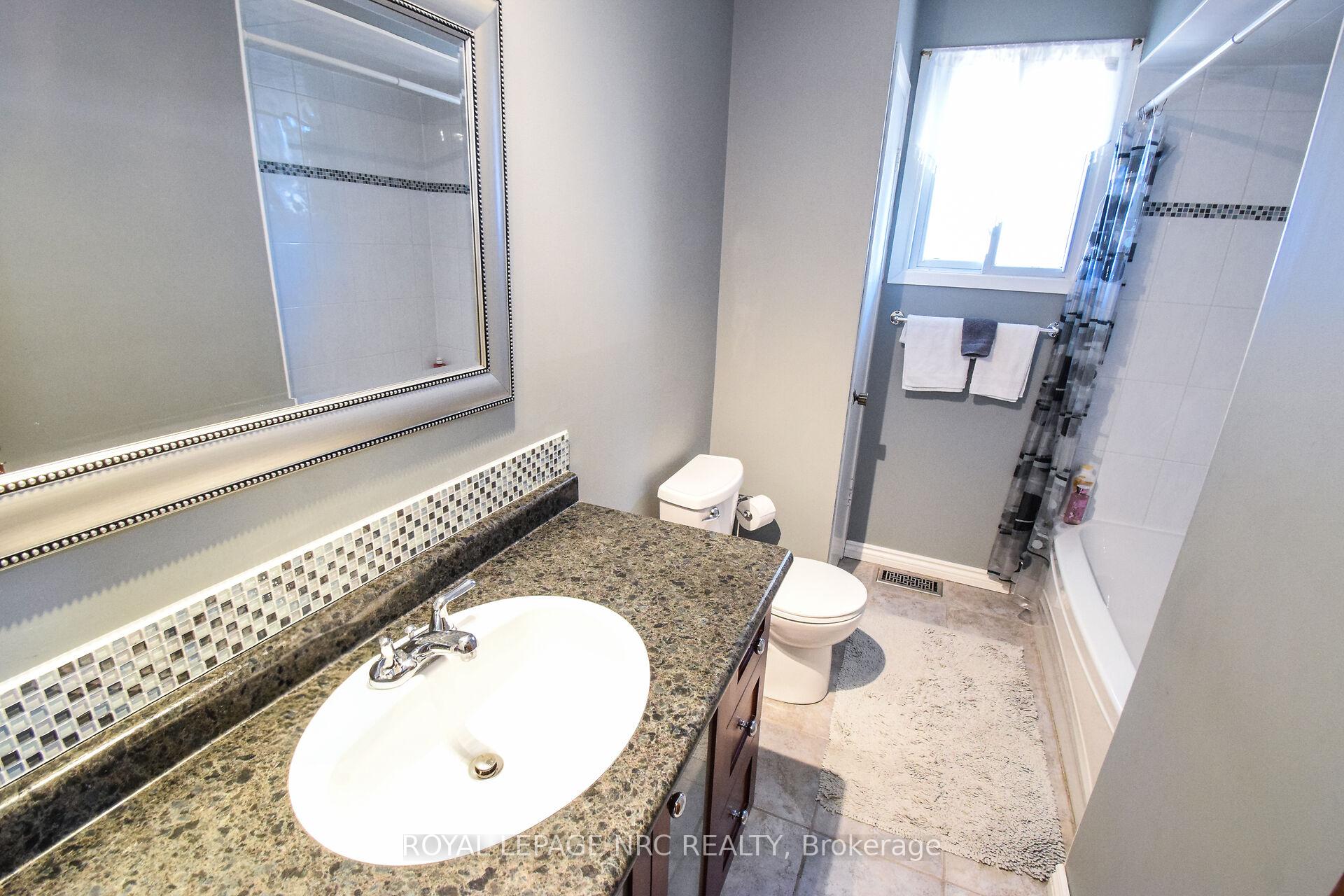 Photo 42 of 37 Rochelle Drive, St. Catharines, Bunting/Linwell — HOMEH