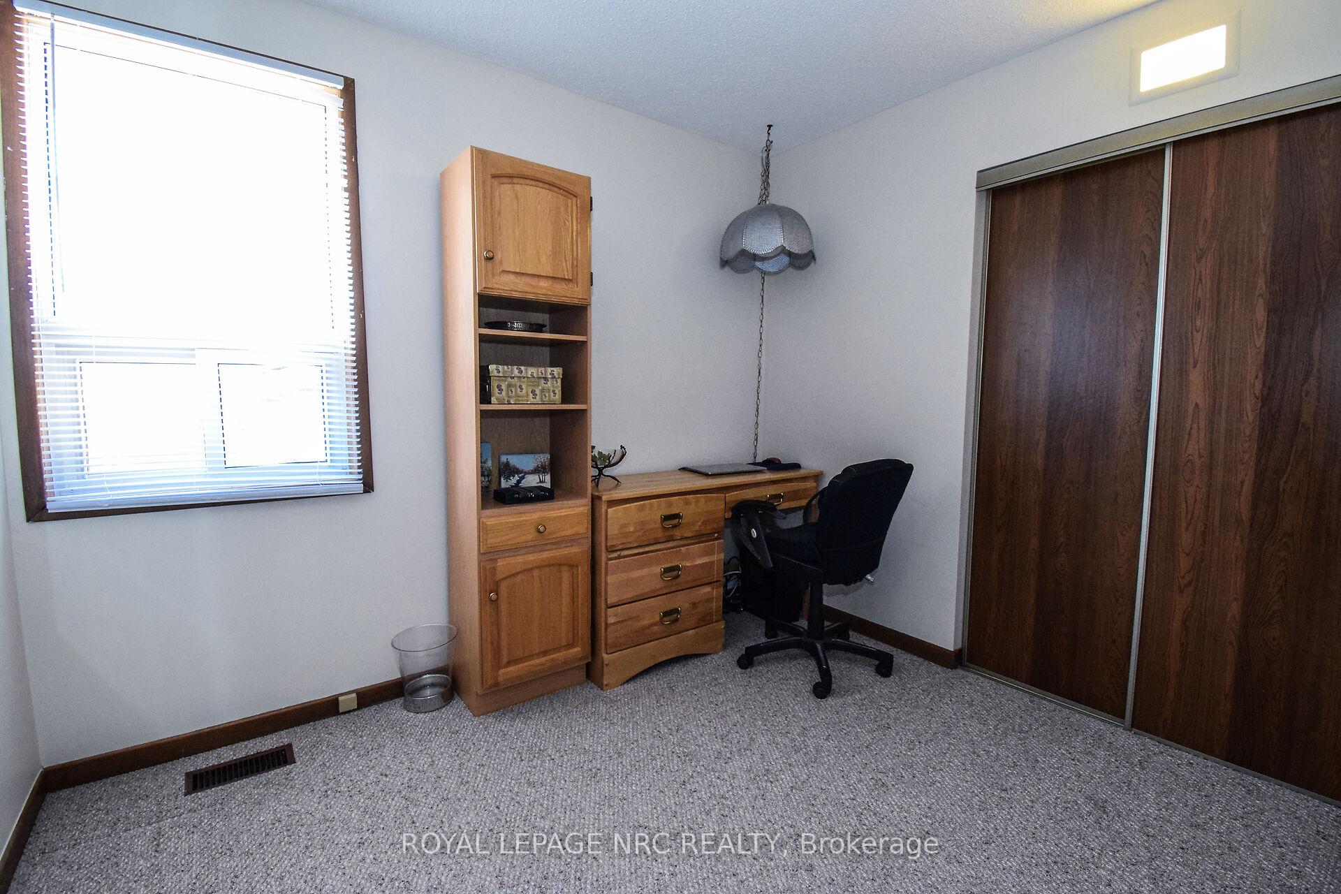 Photo 48 of 37 Rochelle Drive, St. Catharines, Bunting/Linwell — HOMEH