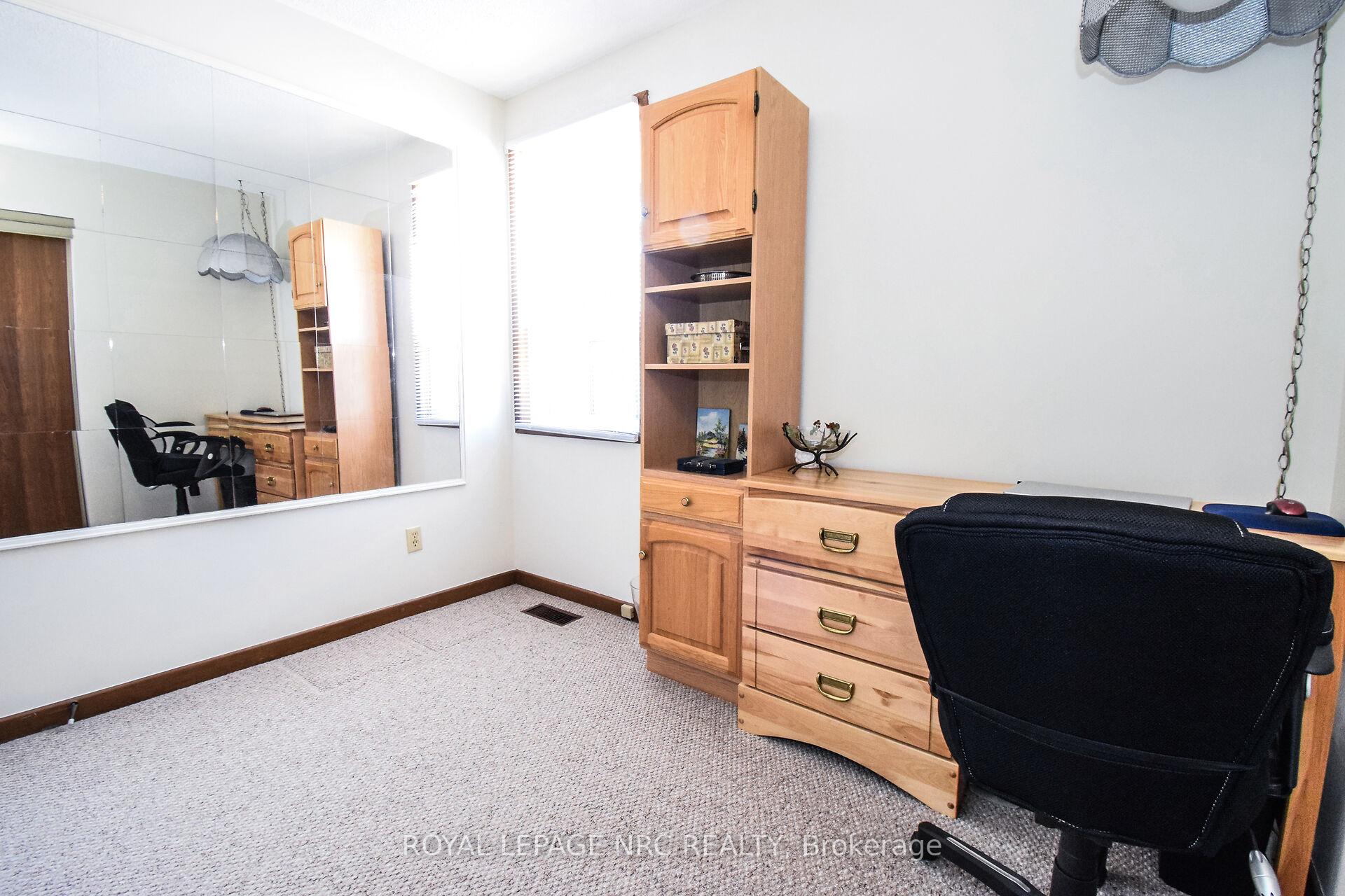 Photo 49 of 37 Rochelle Drive, St. Catharines, Bunting/Linwell — HOMEH