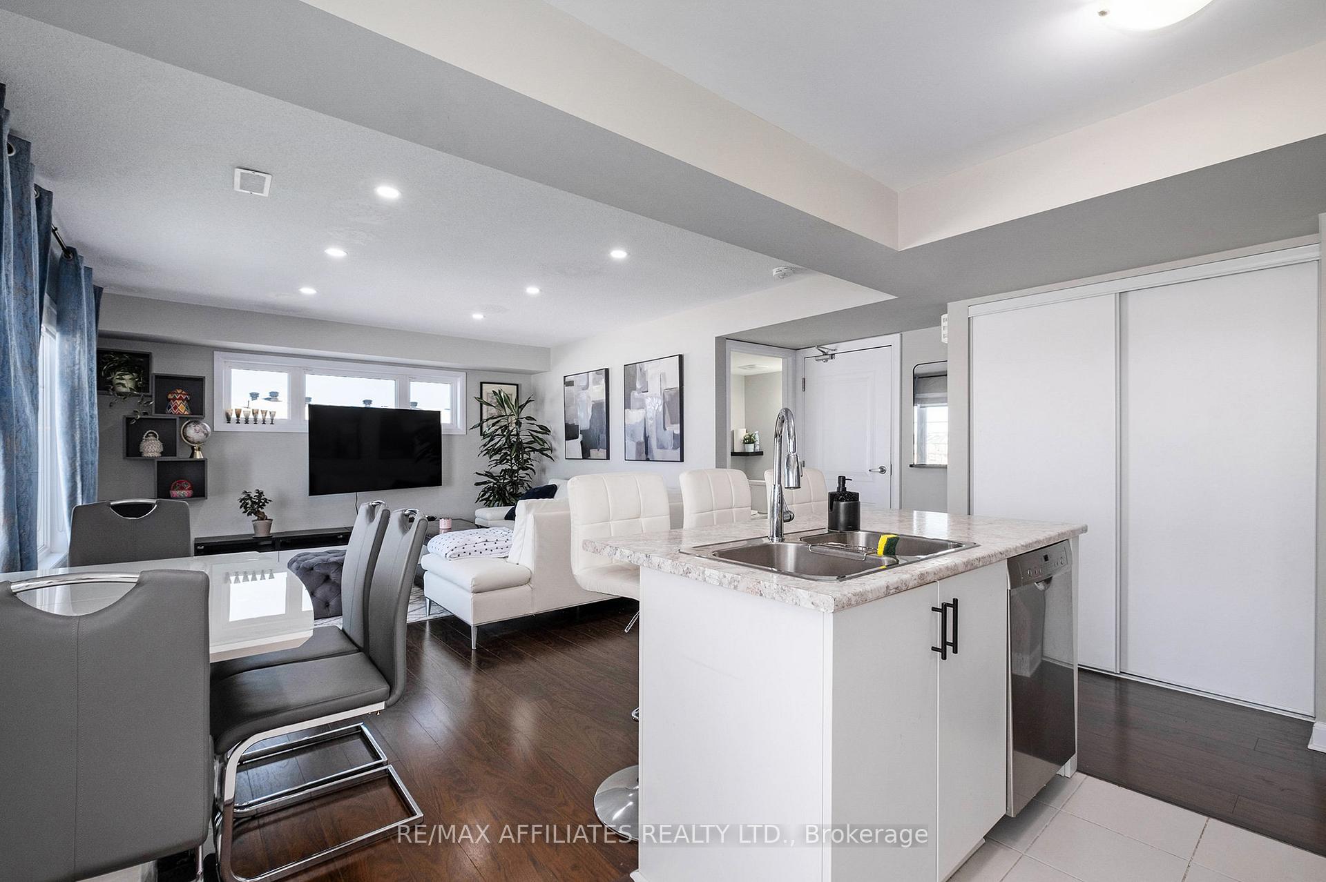 Photo 3 of Unit 6, 106 Chakra Street W, Ottawa, Barrhaven - Heritage Park — HOMEH
