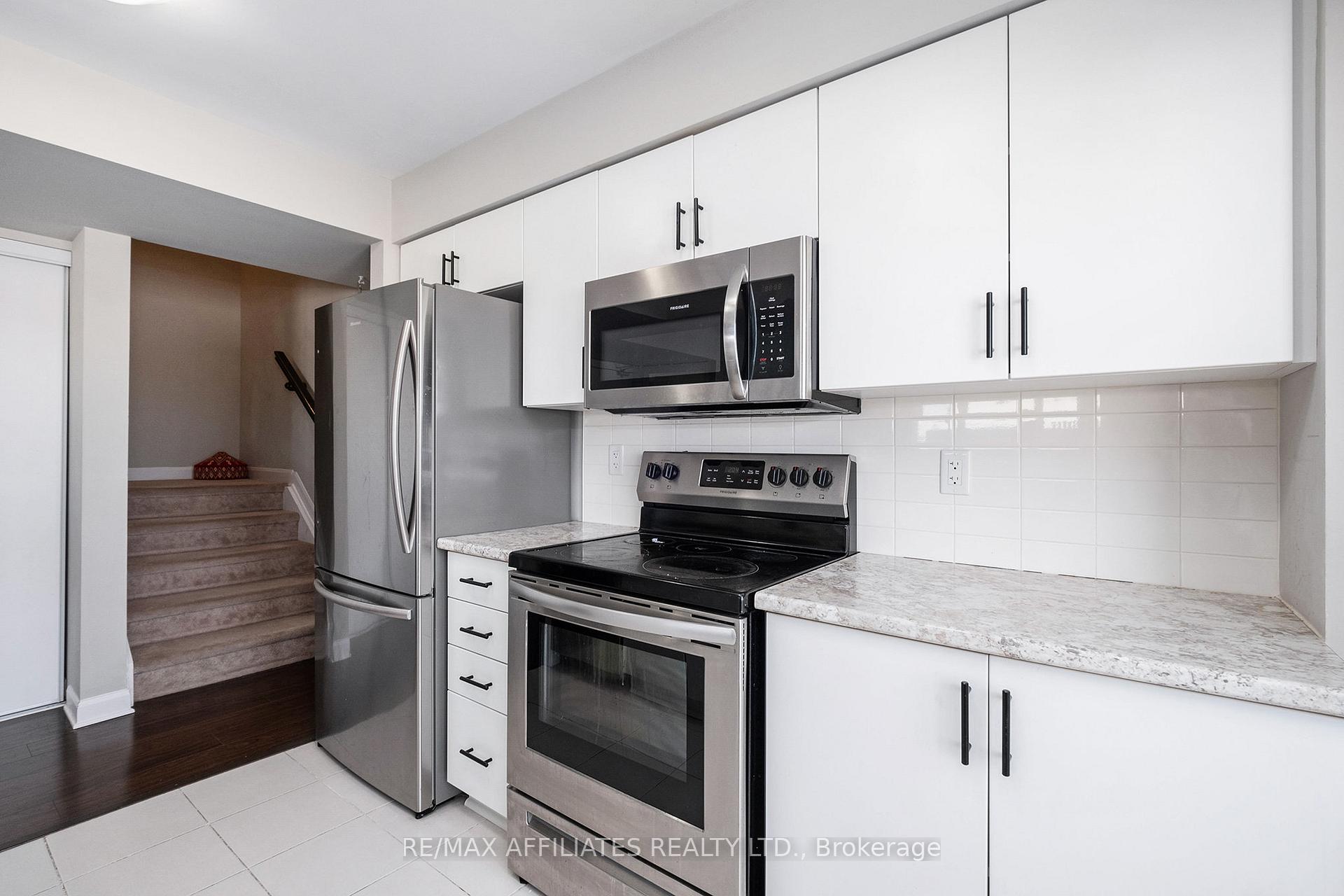 Photo 5 of Unit 6, 106 Chakra Street W, Ottawa, Barrhaven - Heritage Park — HOMEH
