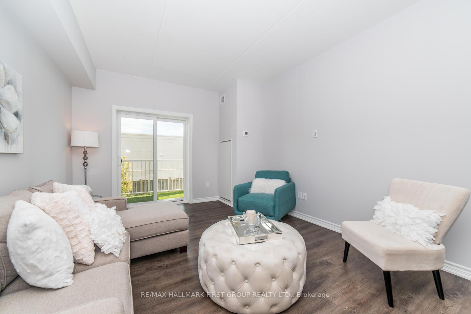 Photo 8 of Unit 210, 290 Liberty Street, Clarington, Bowmanville — HOMEH