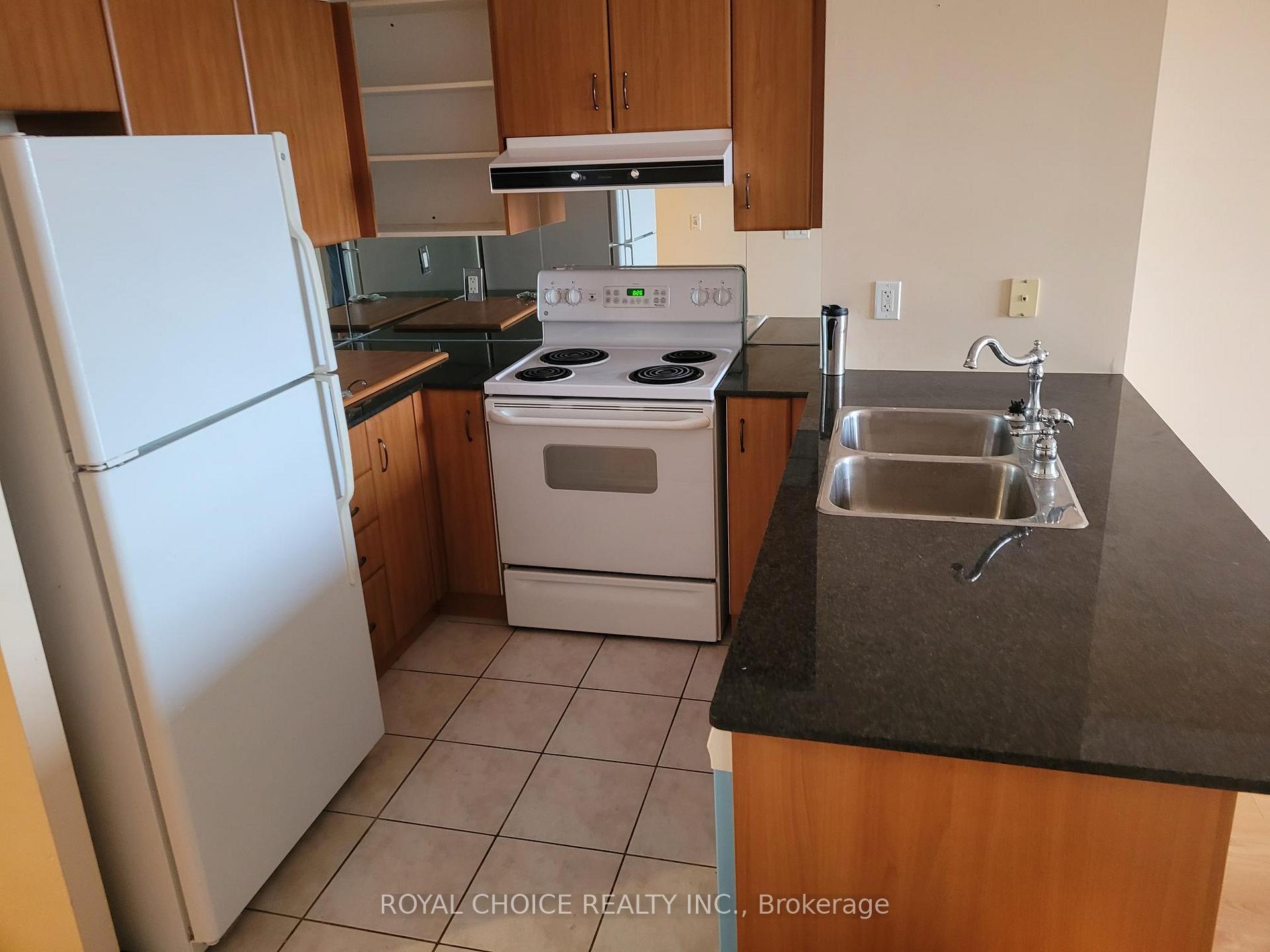 Photo 2 of Unit 710, 50 Disera Drive, Vaughan, Beverley Glen — HOMEH