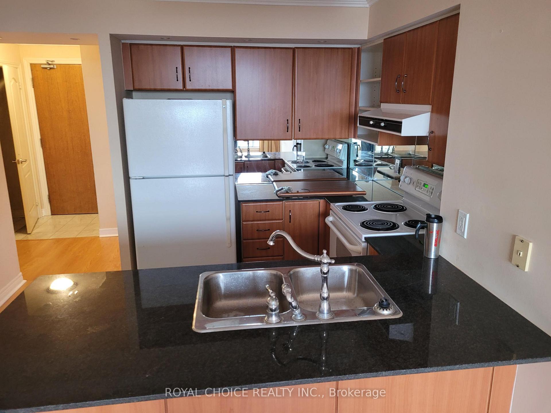 Photo 3 of Unit 710, 50 Disera Drive, Vaughan, Beverley Glen — HOMEH