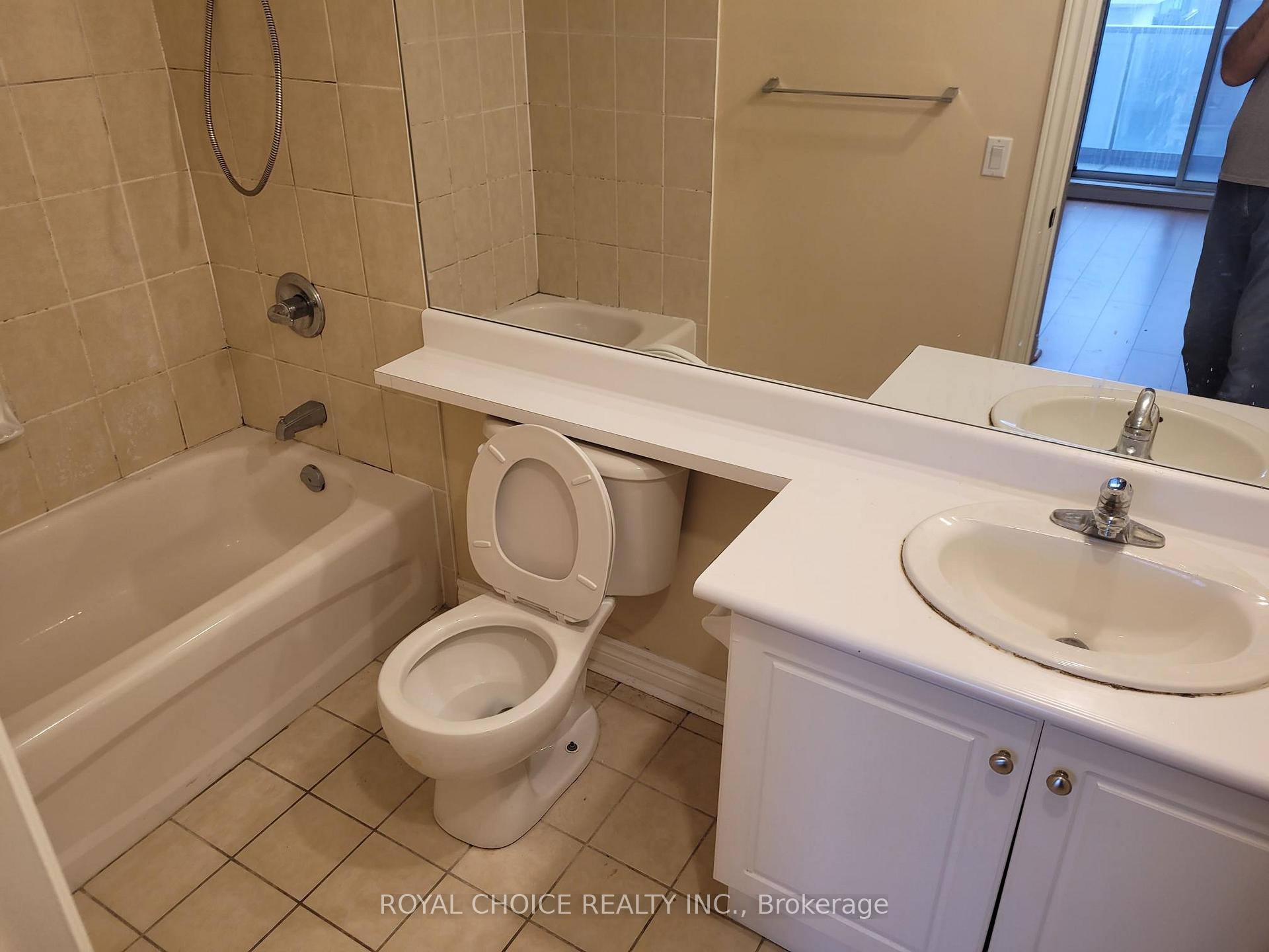 Photo 7 of Unit 710, 50 Disera Drive, Vaughan, Beverley Glen — HOMEH