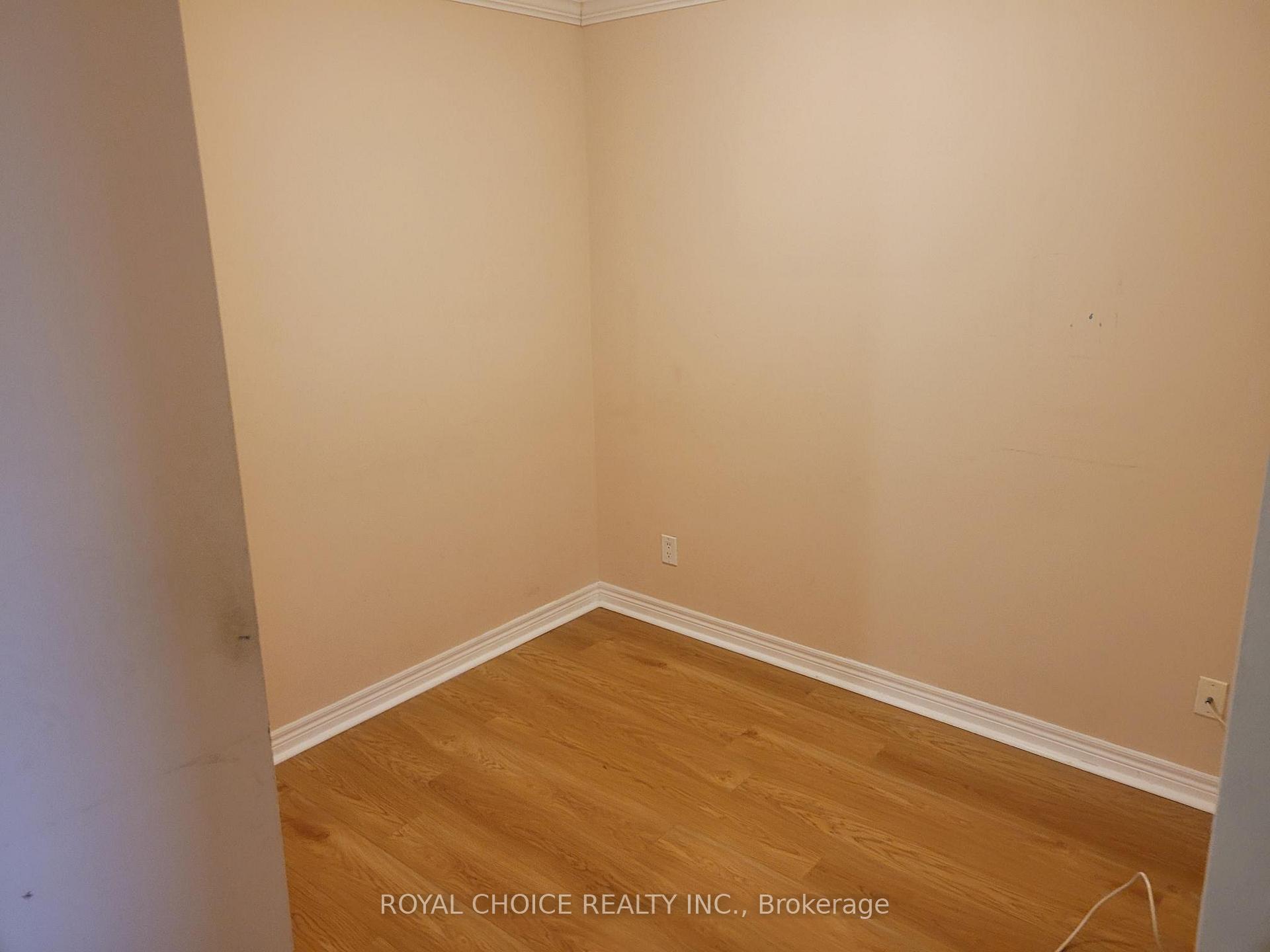 Photo 8 of Unit 710, 50 Disera Drive, Vaughan, Beverley Glen — HOMEH