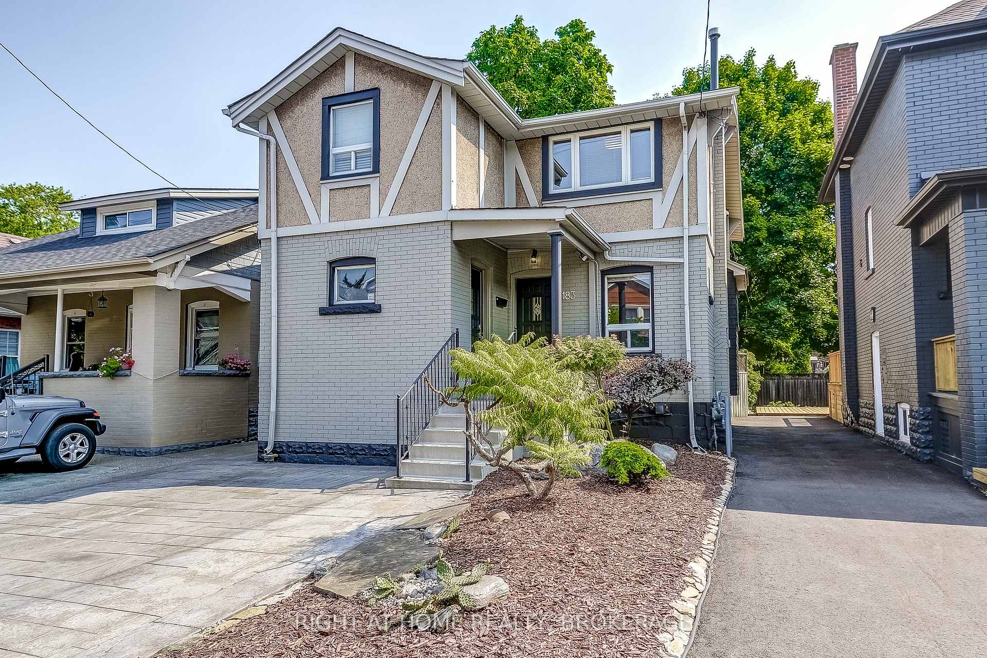Photo 1 of 183 Rosslyn Avenue S, Hamilton, Delta — HOMEH