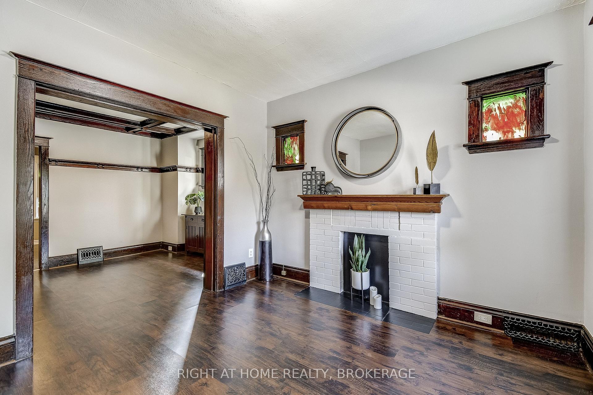 Photo 6 of 183 Rosslyn Avenue S, Hamilton, Delta — HOMEH