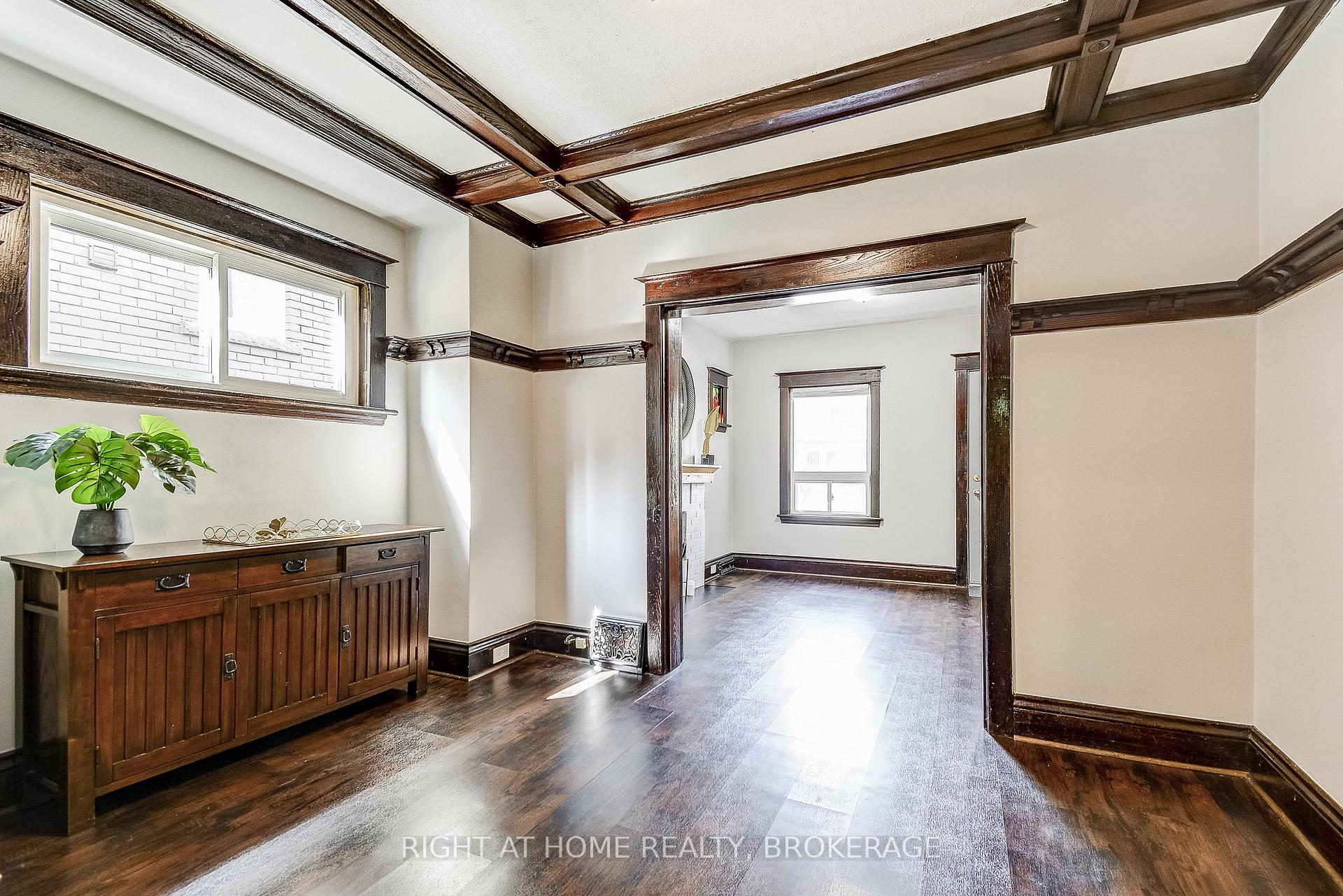 Photo 9 of 183 Rosslyn Avenue S, Hamilton, Delta — HOMEH