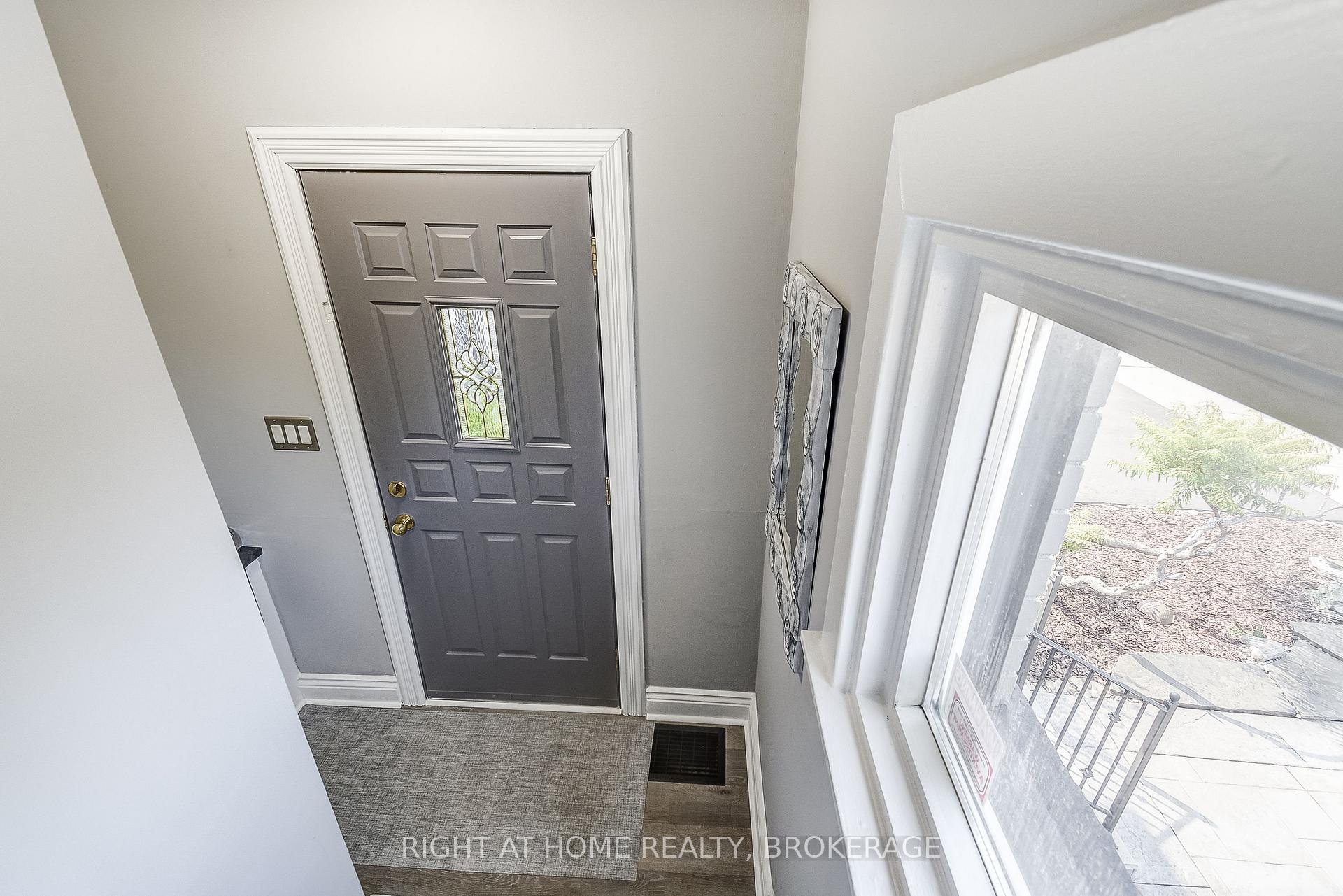 Photo 19 of 183 Rosslyn Avenue S, Hamilton, Delta — HOMEH