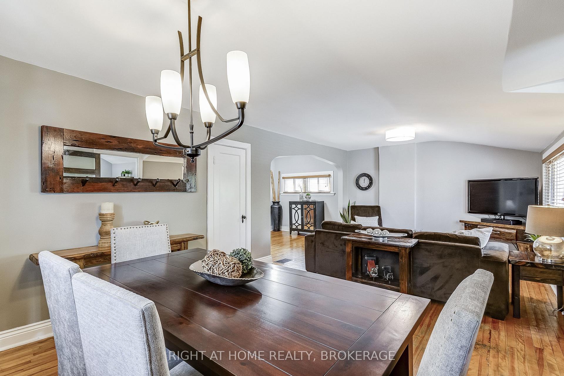 Photo 22 of 183 Rosslyn Avenue S, Hamilton, Delta — HOMEH