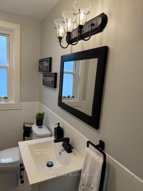 Photo 34 of 183 Rosslyn Avenue S, Hamilton, Delta — HOMEH