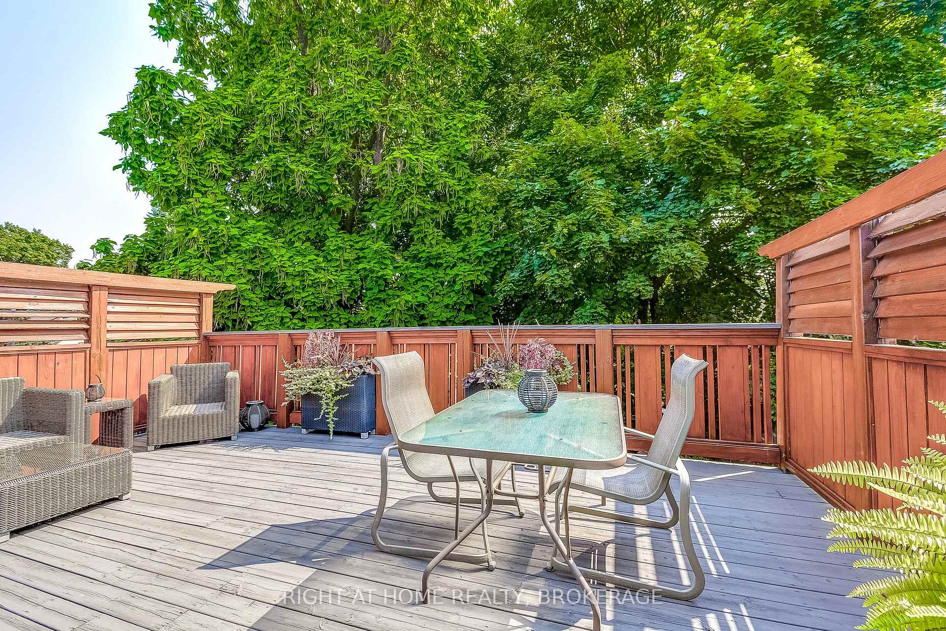 Photo 36 of 183 Rosslyn Avenue S, Hamilton, Delta — HOMEH