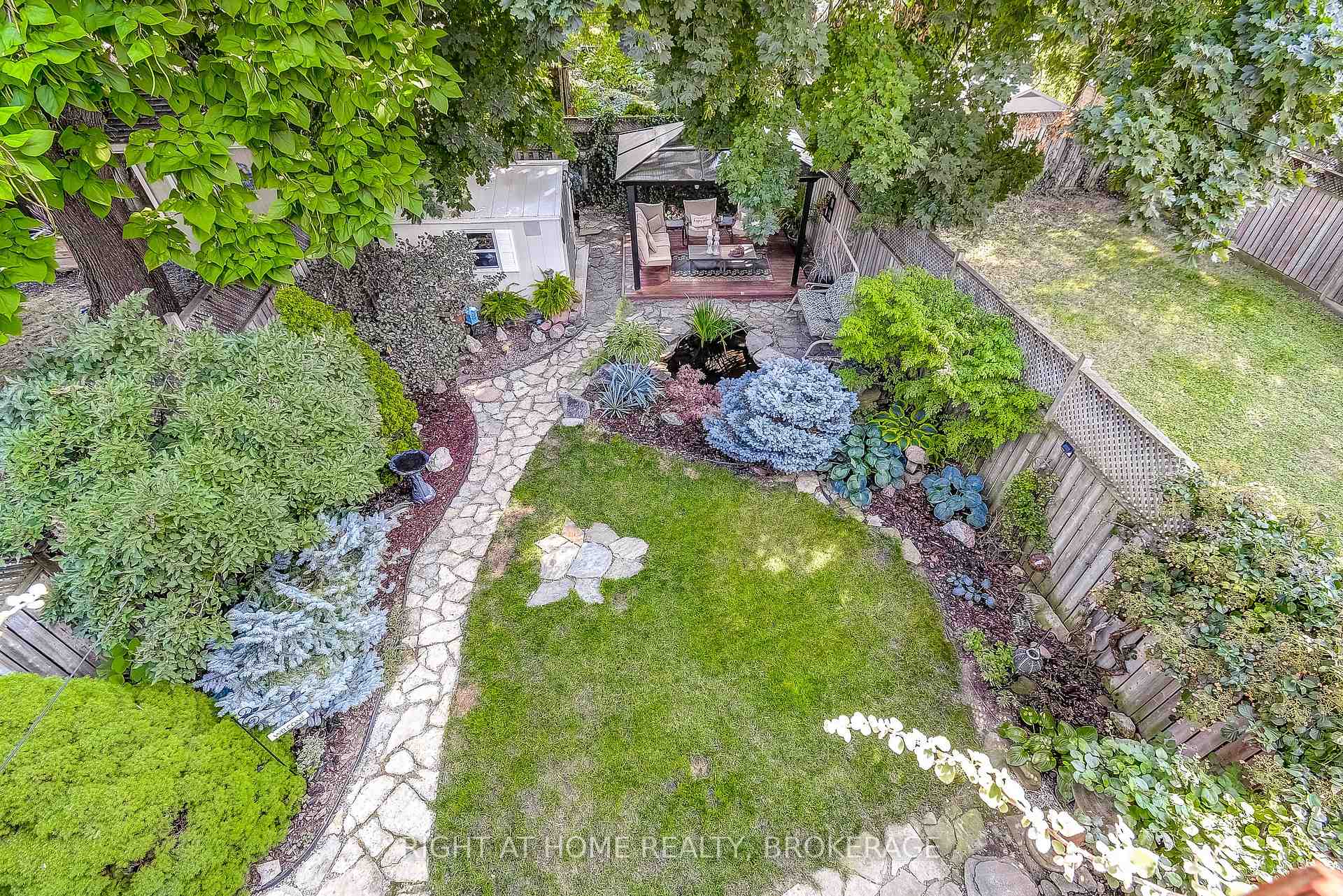 Photo 37 of 183 Rosslyn Avenue S, Hamilton, Delta — HOMEH