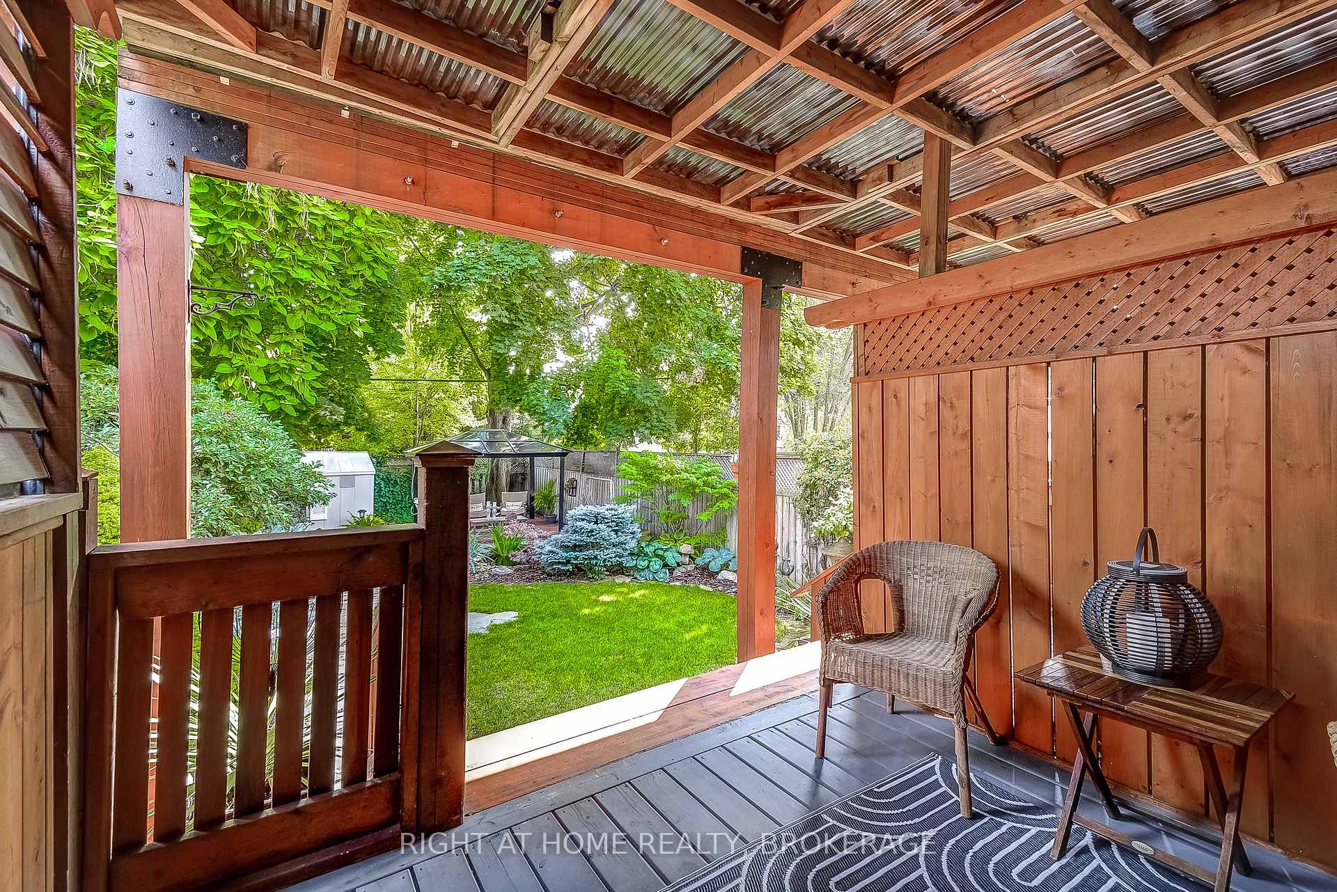 Photo 41 of 183 Rosslyn Avenue S, Hamilton, Delta — HOMEH