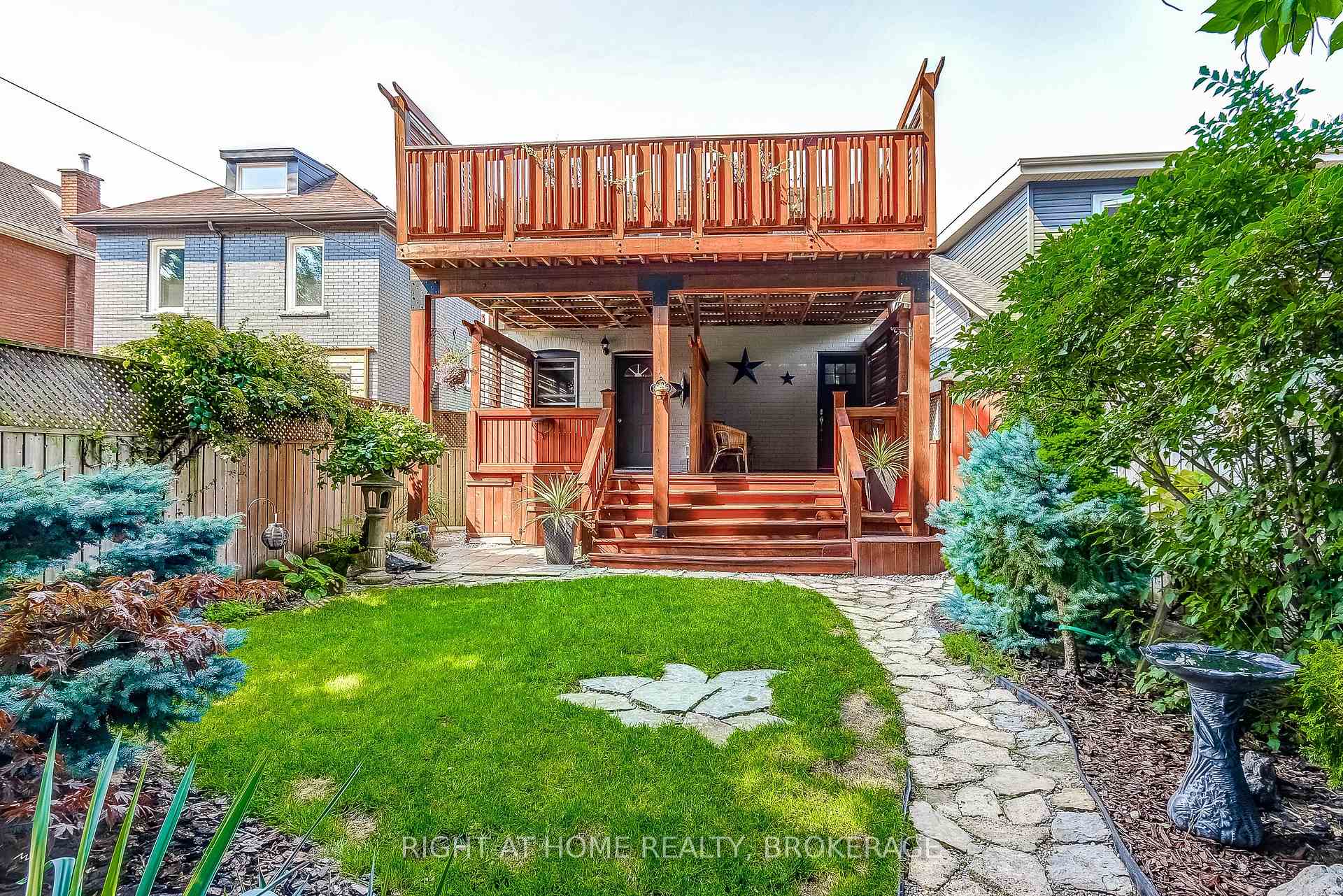 Photo 42 of 183 Rosslyn Avenue S, Hamilton, Delta — HOMEH