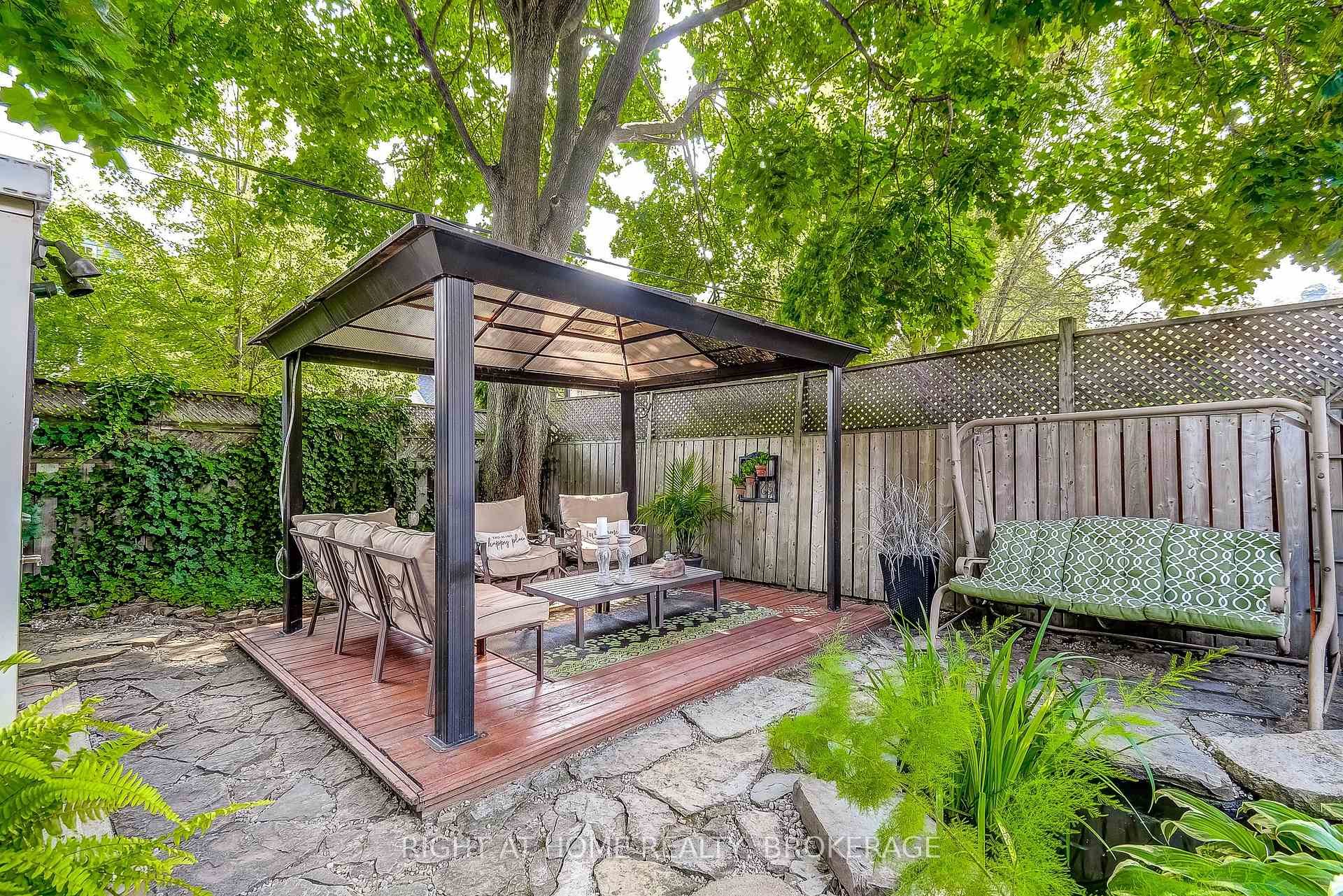 Photo 45 of 183 Rosslyn Avenue S, Hamilton, Delta — HOMEH