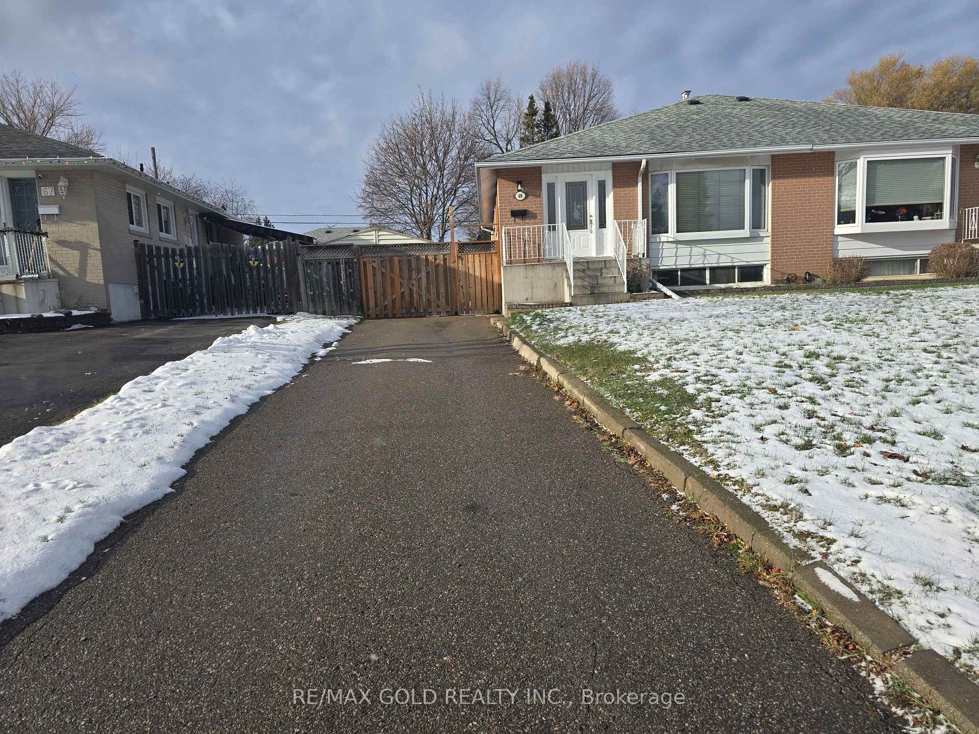 Photo 1 of 69 Alexandria Crescent, Brampton, Avondale — HOMEH
